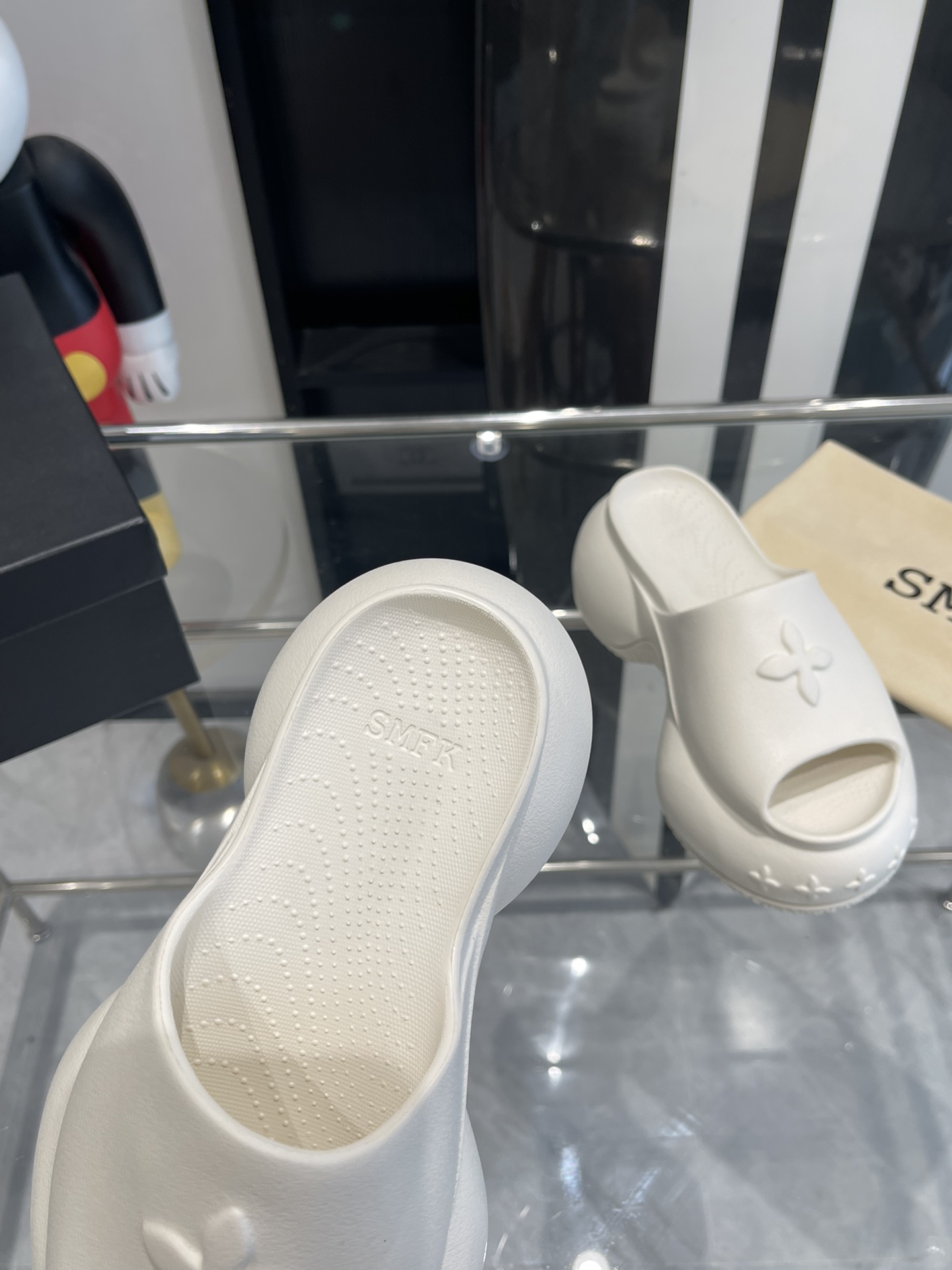 “Comfortable and Stylish Women’s Shoes for Spring and Summer in Various Colors” - 图片 5