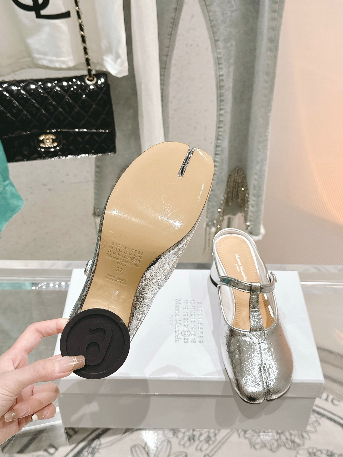 Maison Margiela: Exclusive Ballerina Flat-Tabi Sole-Shoe Sandals in Top Quality Leather - 图片 9