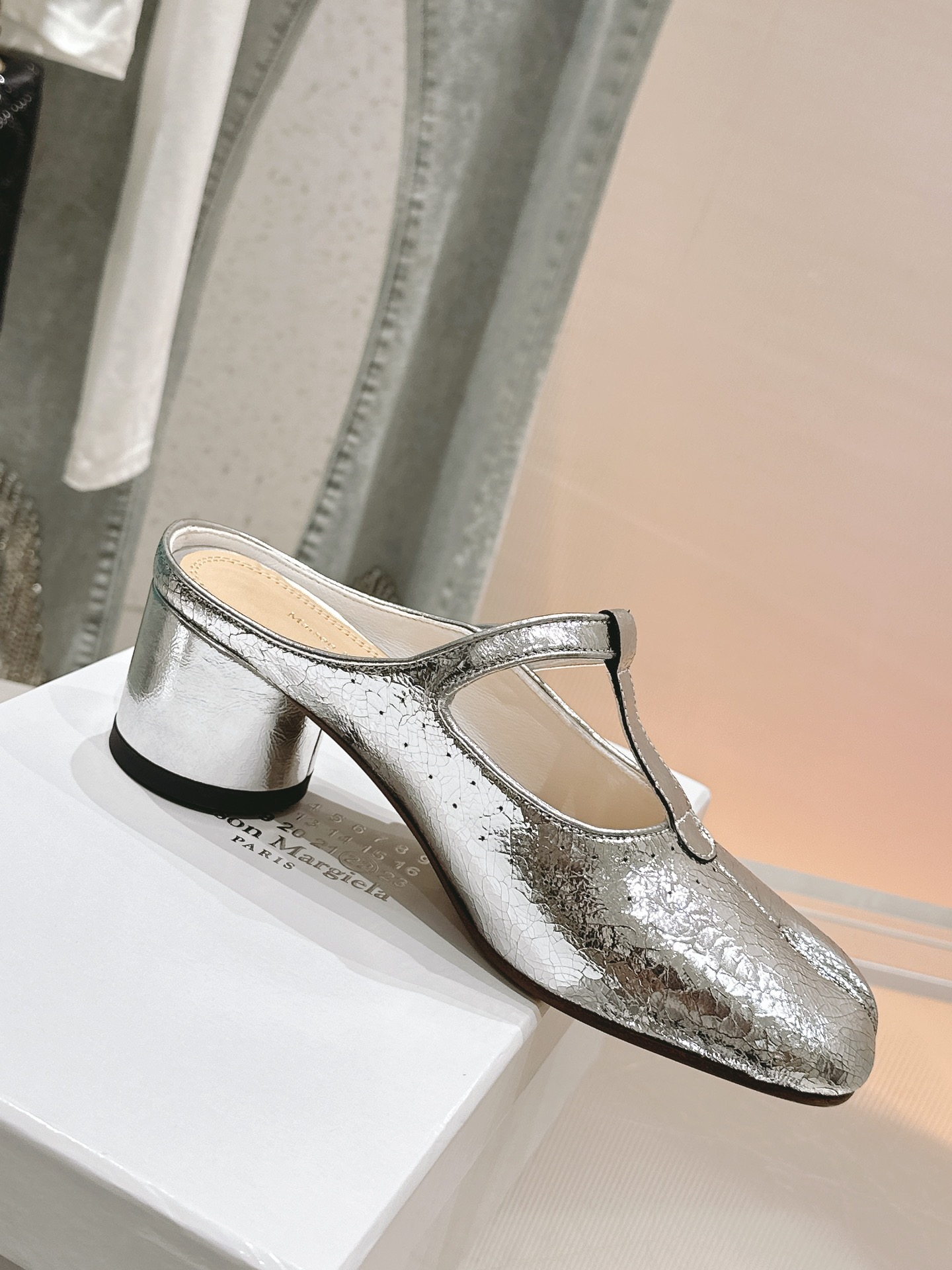 Maison Margiela: Exclusive Ballerina Flat-Tabi Sole-Shoe Sandals in Top Quality Leather