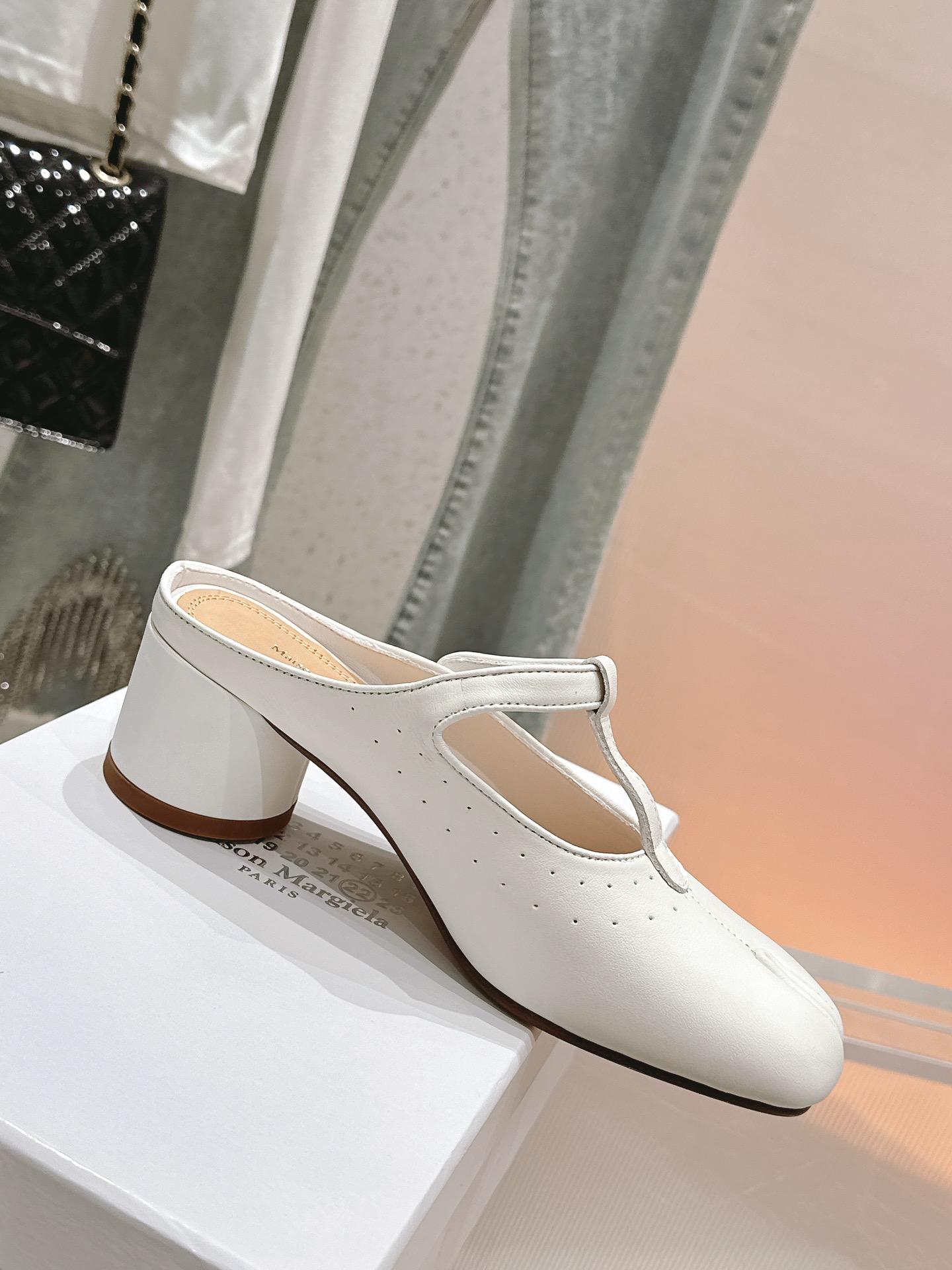 Luxury Maison Margiela Ballerina Flat-Tabi Sandals: Top Quality, Exclusive, Genuine Leather, 5.5cm Heel