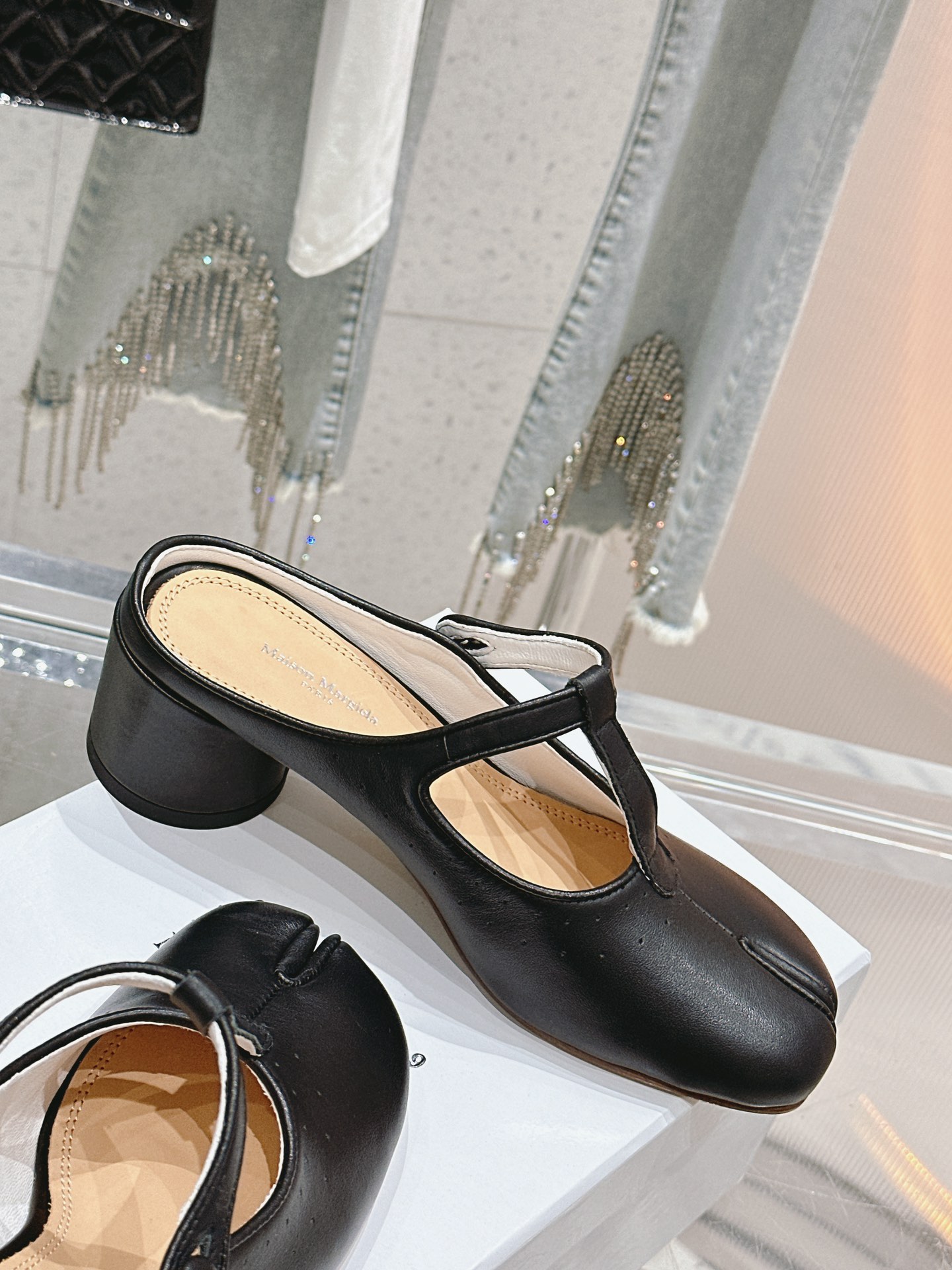 Top Quality Maison Margiela Ballerina Flat-Tabi Sole-Shoe Sandals in Cattle Skin, 35-40 Sizes - 图片 4