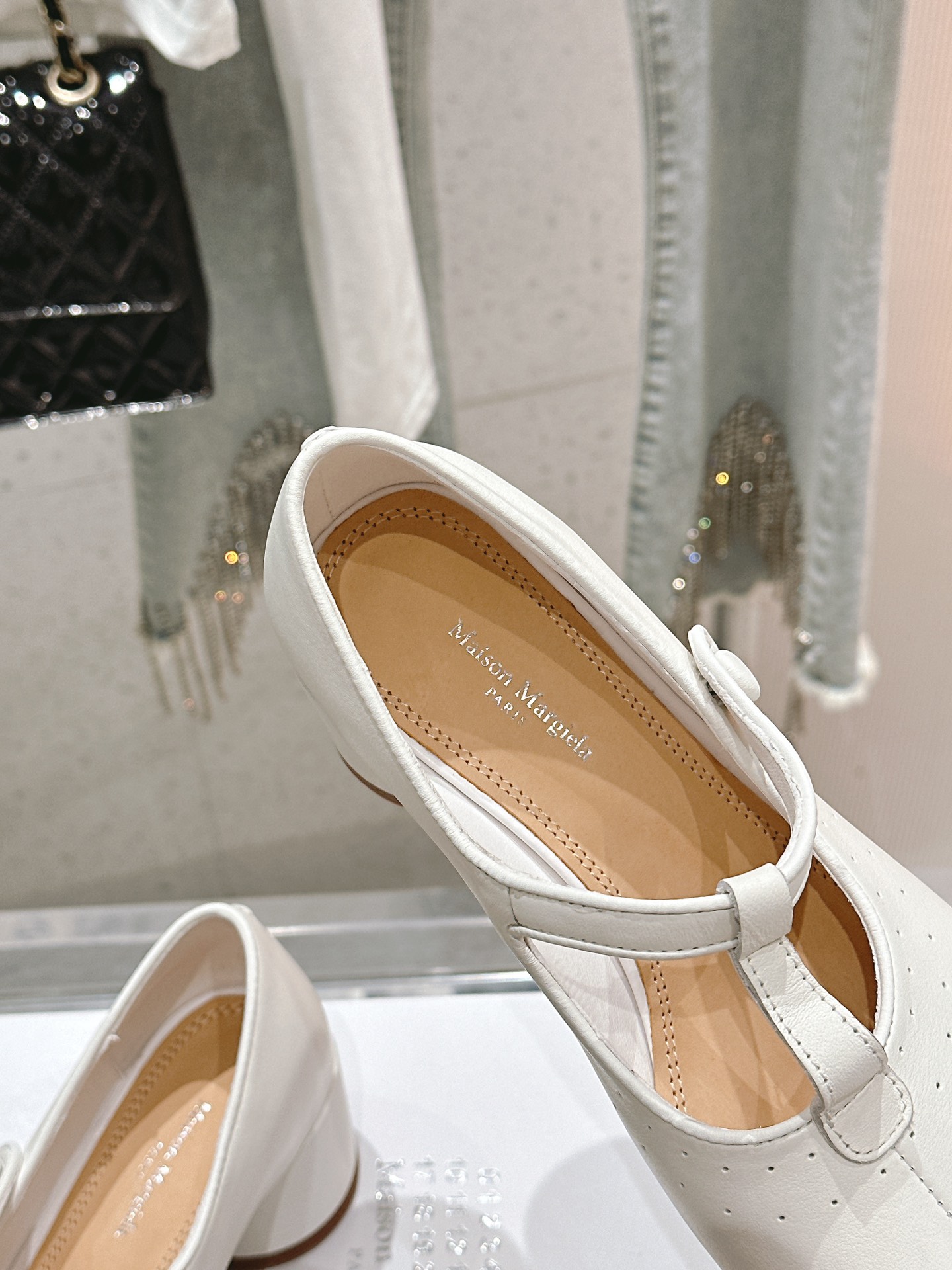 “High-Quality Maison Margiela Ballerina Flat-Tabi Sandals in Cattle Skin, 35-40 Sizes” - 图片 6
