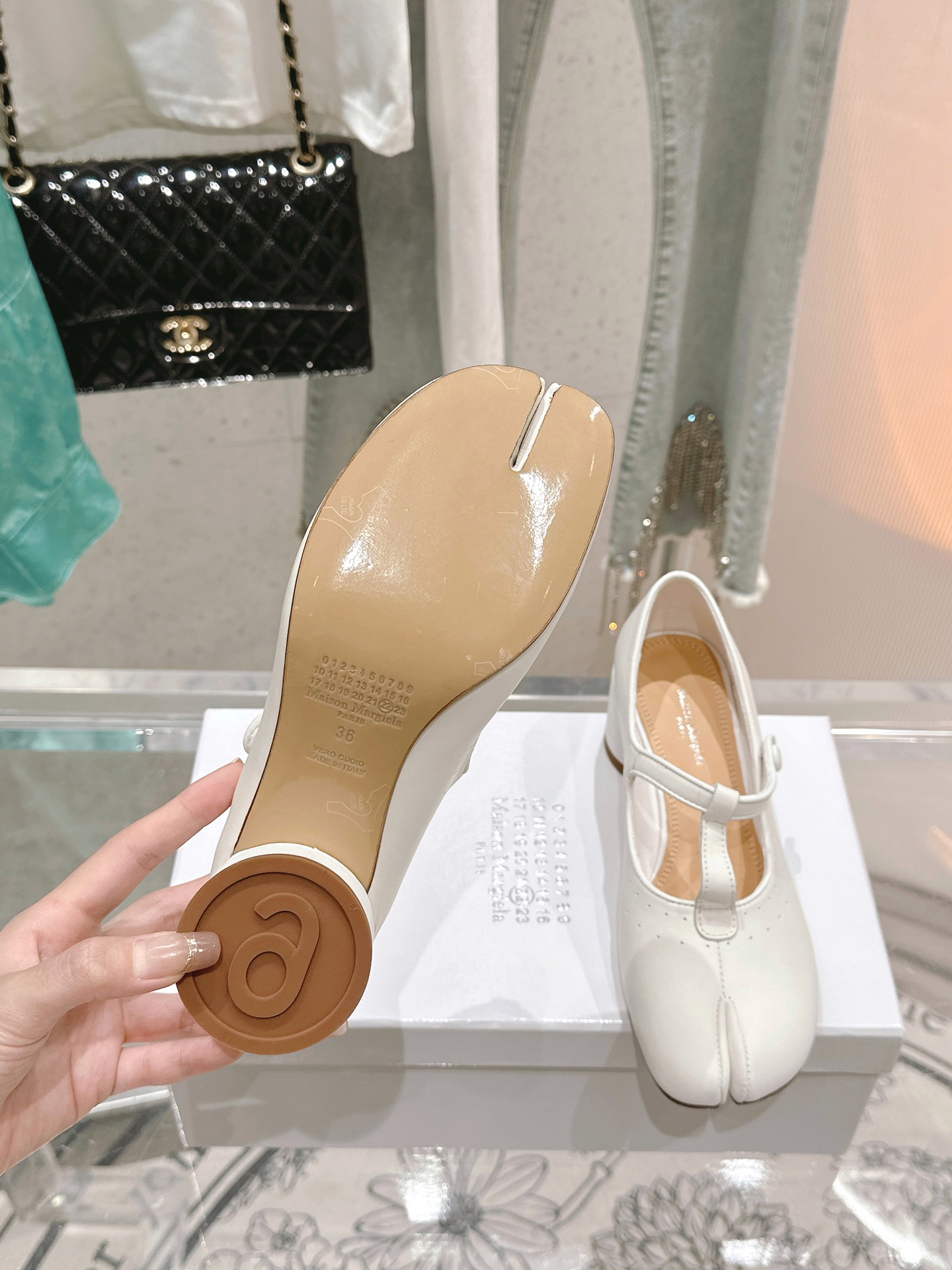 “High-Quality Maison Margiela Ballerina Flat-Tabi Sandals in Cattle Skin, 35-40 Sizes” - 图片 9