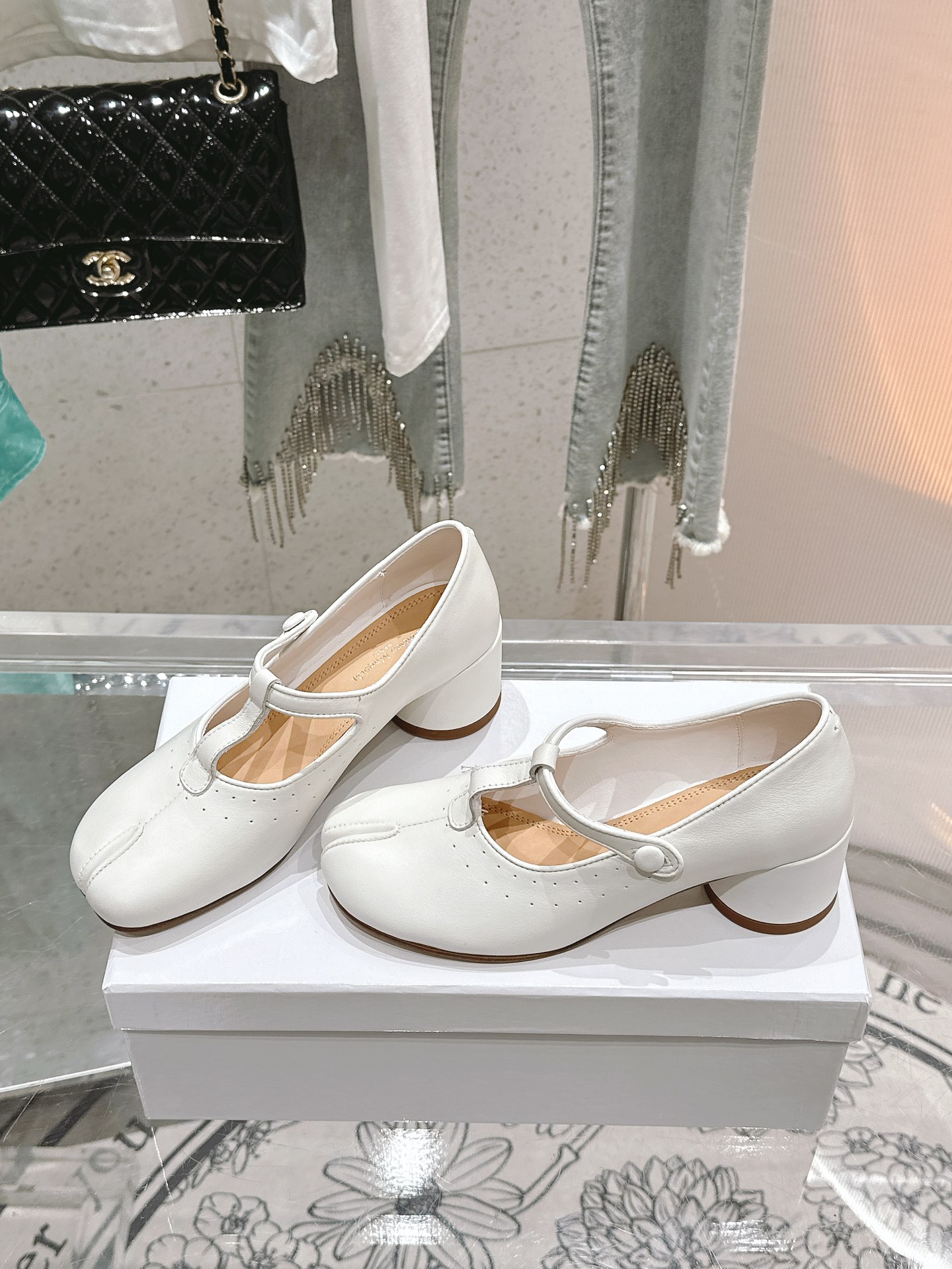 “High-Quality Maison Margiela Ballerina Flat-Tabi Sandals in Cattle Skin, 35-40 Sizes” - 图片 3