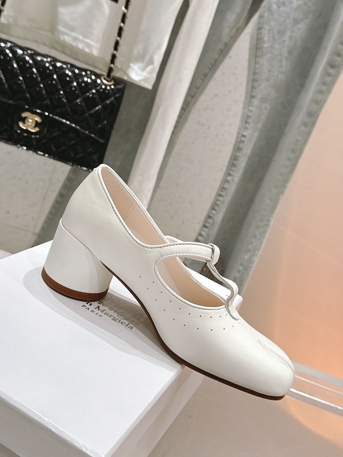 “High-Quality Maison Margiela Ballerina Flat-Tabi Sandals in Cattle Skin, 35-40 Sizes”
