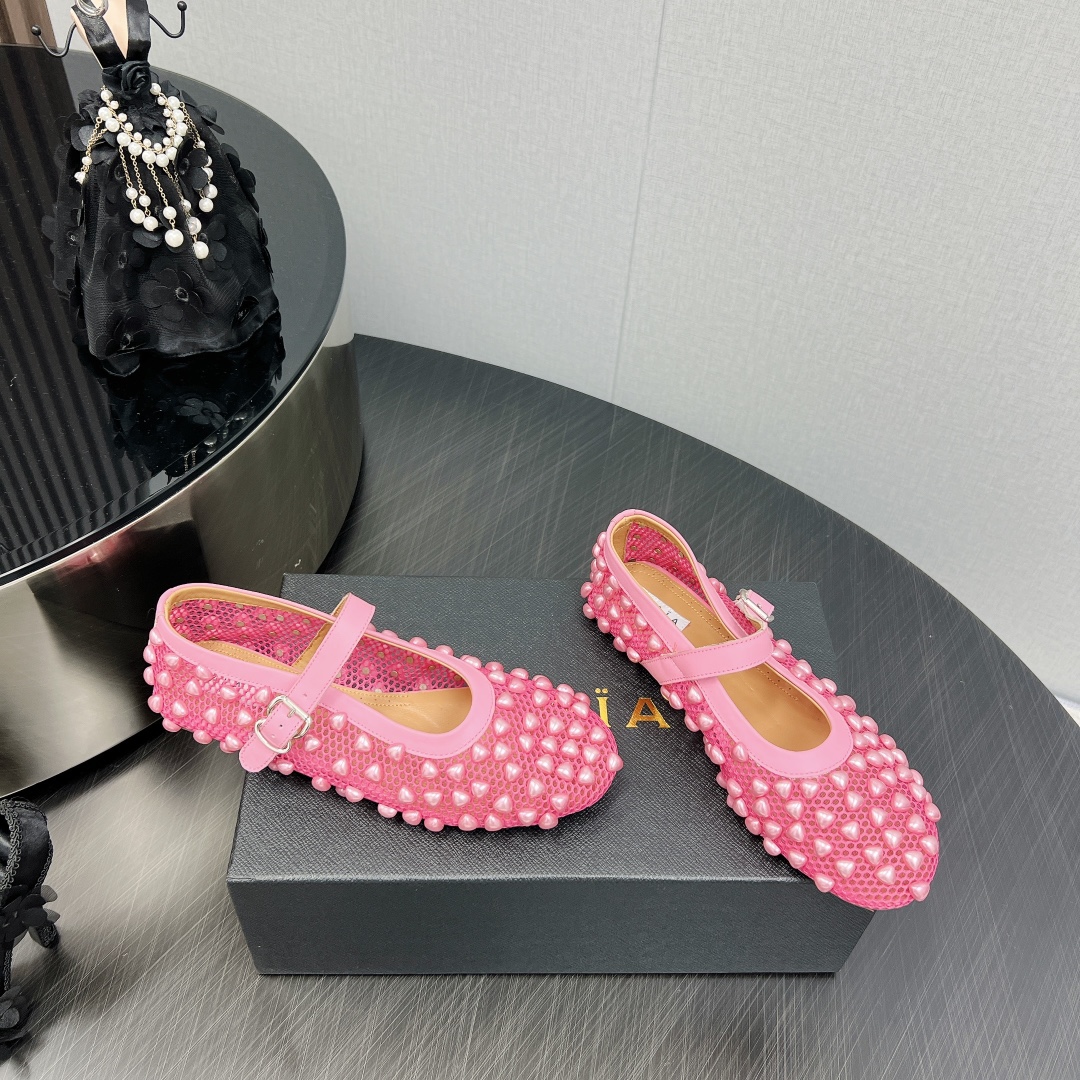 Different styles can be easily controlled Regardless of jeansColor: Updated