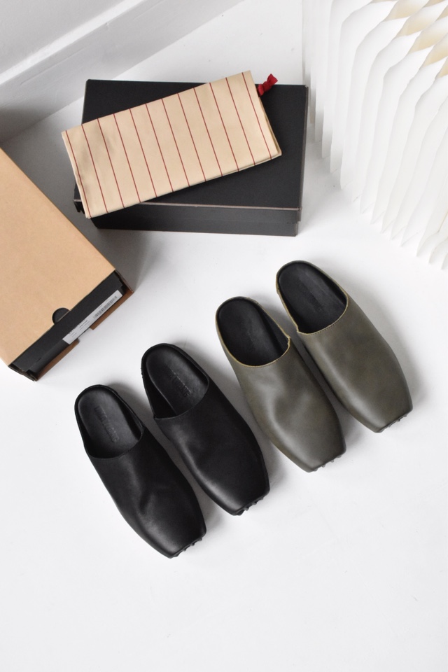 Uma Wang Women's Leather Ballet Slippers Handmade Half Shoes - Comfortable & Chic