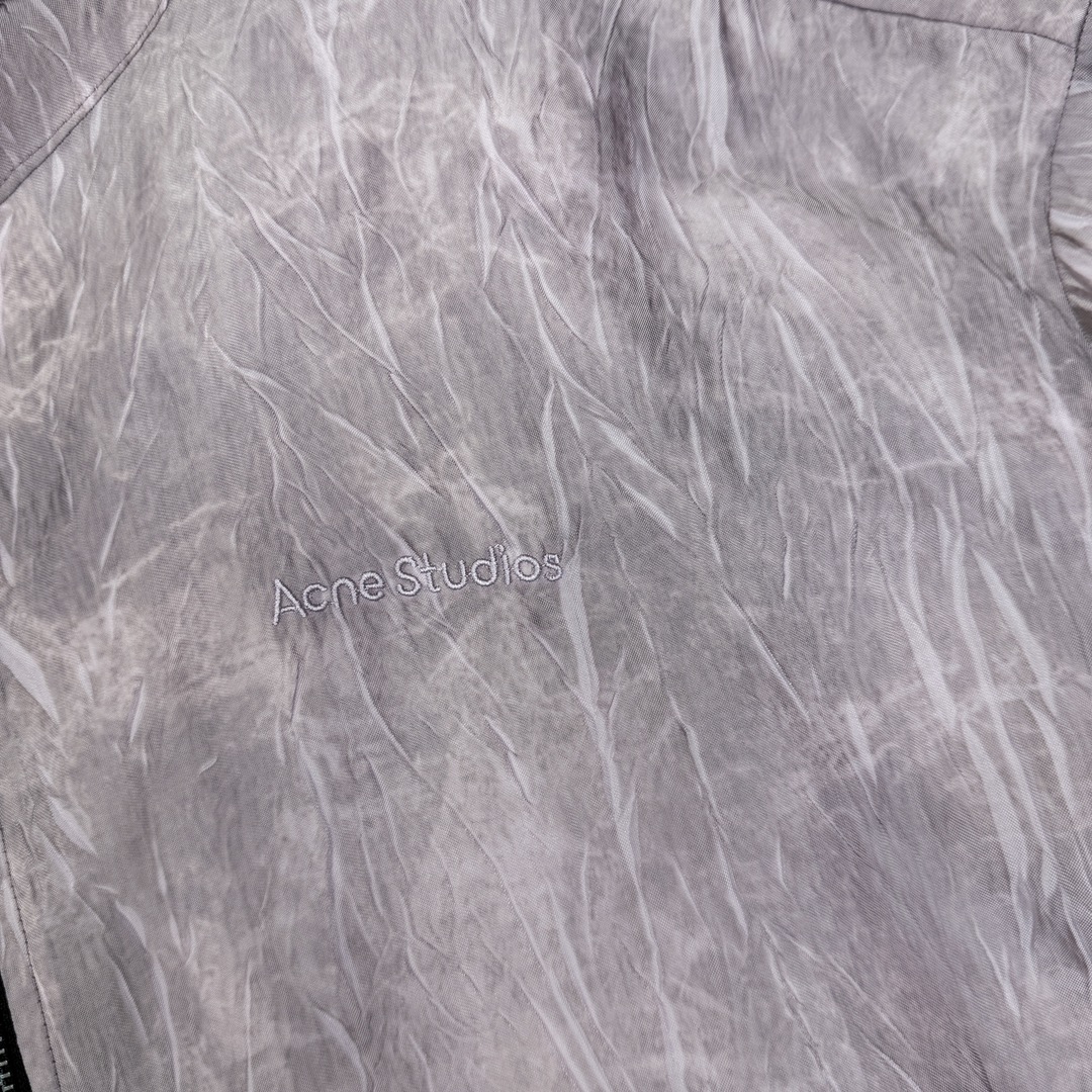 裤子ACNE｜新款裤子，进口纤维面料，金属丝编织光泽感超棒，重工做旧晕染处理，腰部抽绳可调节，尺码Sml