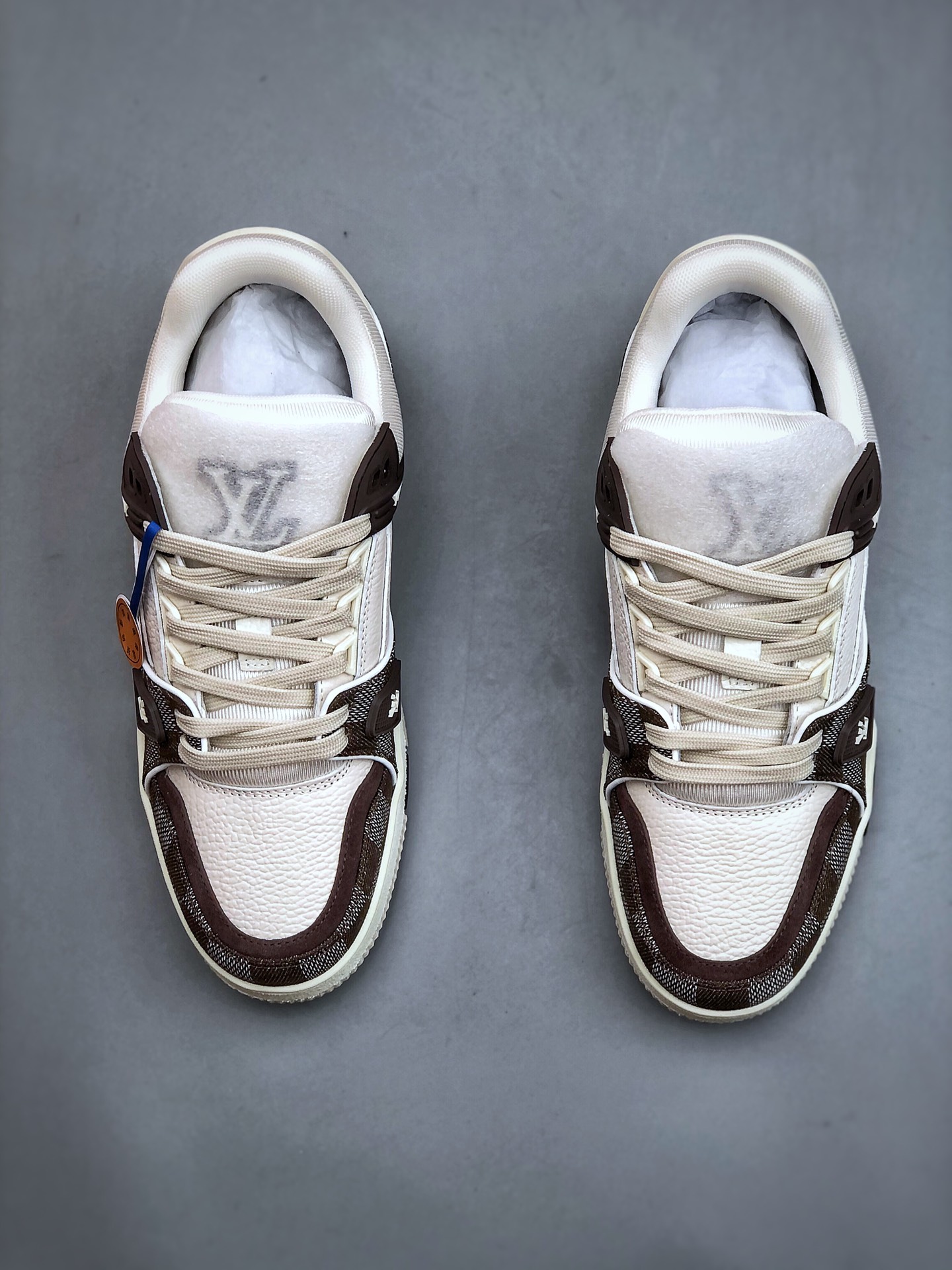 600 顶级版本 LV-路易-威登trainer 2024走秀最新款