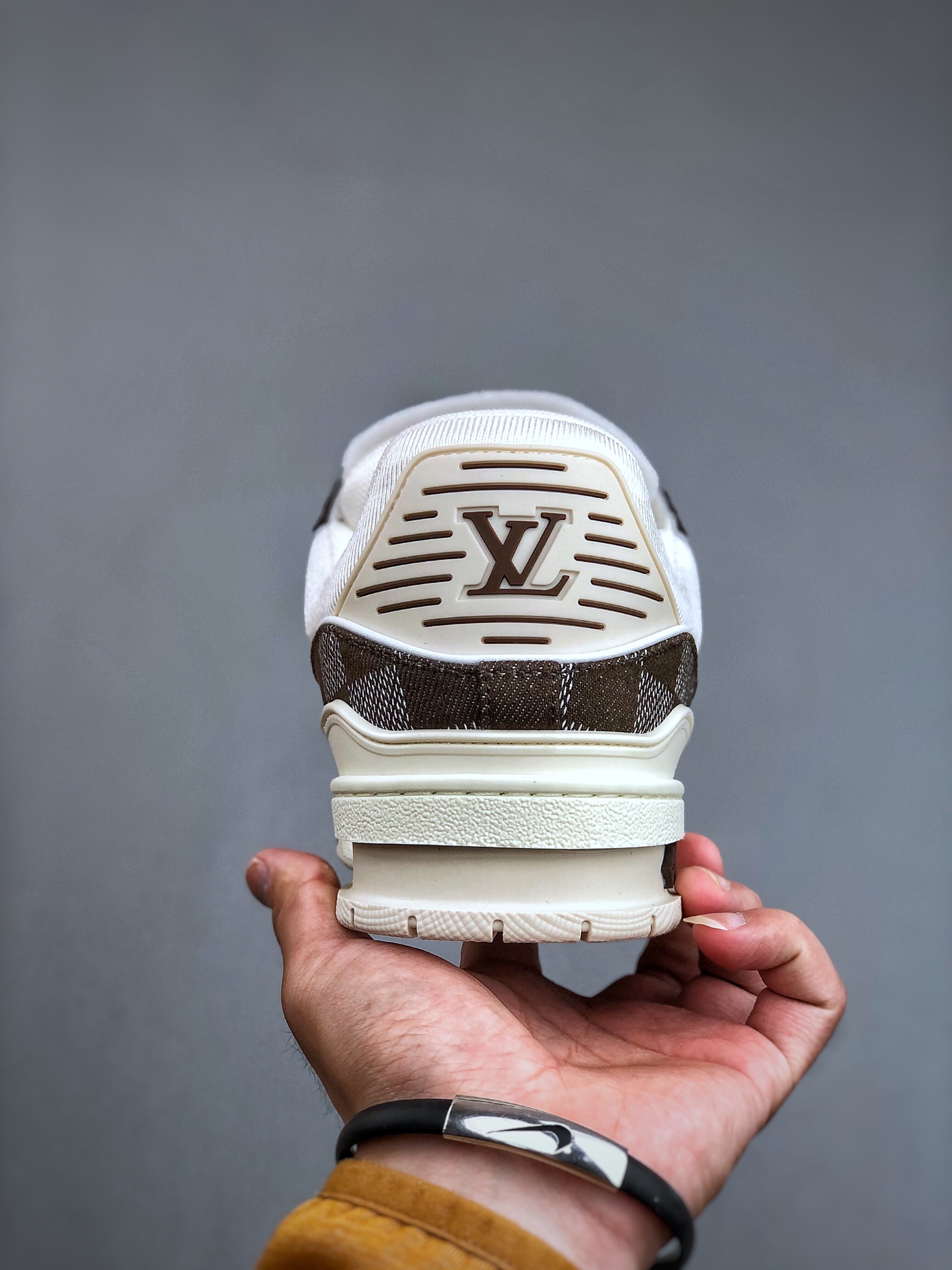 600 顶级版本 LV-路易-威登trainer 2024走秀最新款