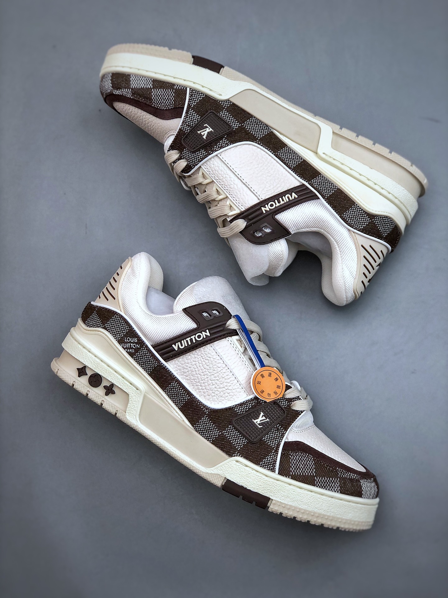 600 顶级版本 LV-路易-威登trainer 2024走秀最新款