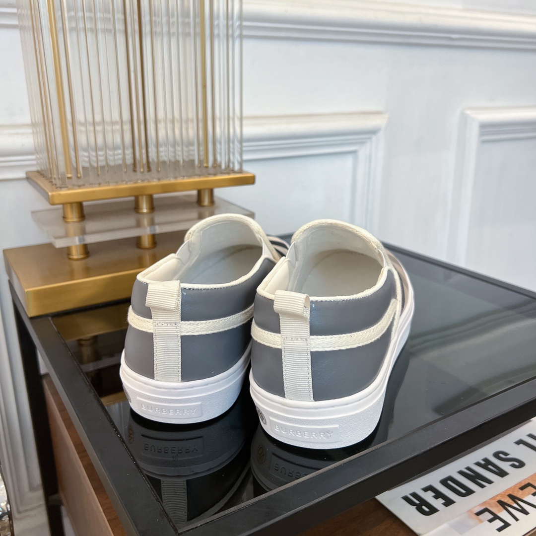 2024 Burberry Lovers Collection: Vintage Cotton and Italian Leather Details - 图片 6