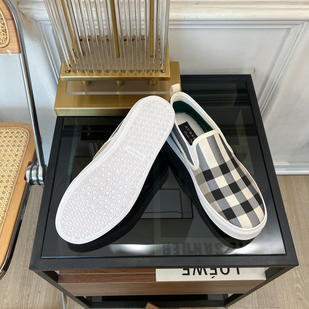 2024 Burberry Lovers Collection: BBR Classic Series with Rare Materials - 图片 9