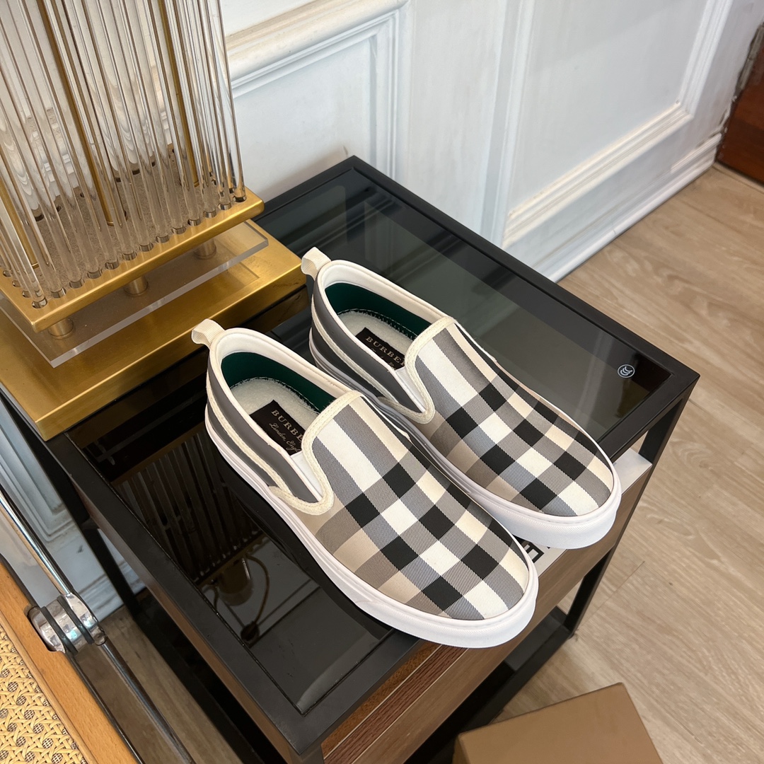2024 Burberry Lovers Collection: BBR Classic Series with Rare Materials - 图片 2