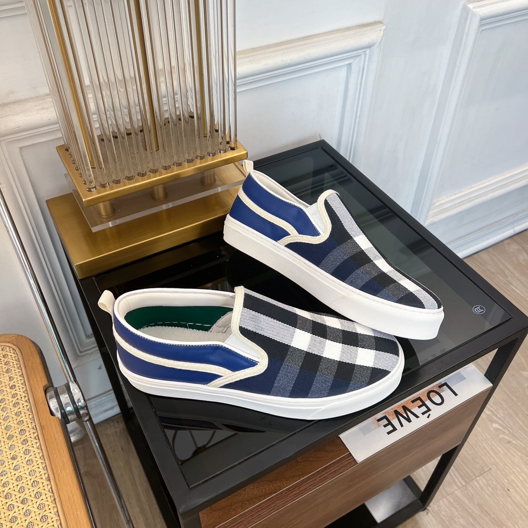 2024 Burberry Lovers Collection: Vintage Cotton and Italian Leather Details. - 图片 4