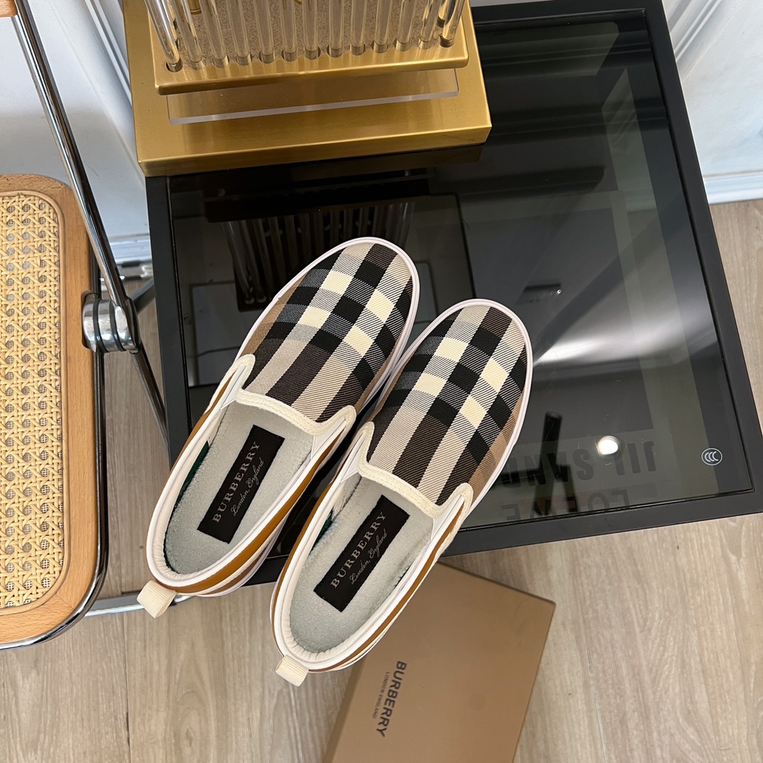 2024 Burberry Lovers Collection: BBR Classic Series in Rare Materials - 图片 5