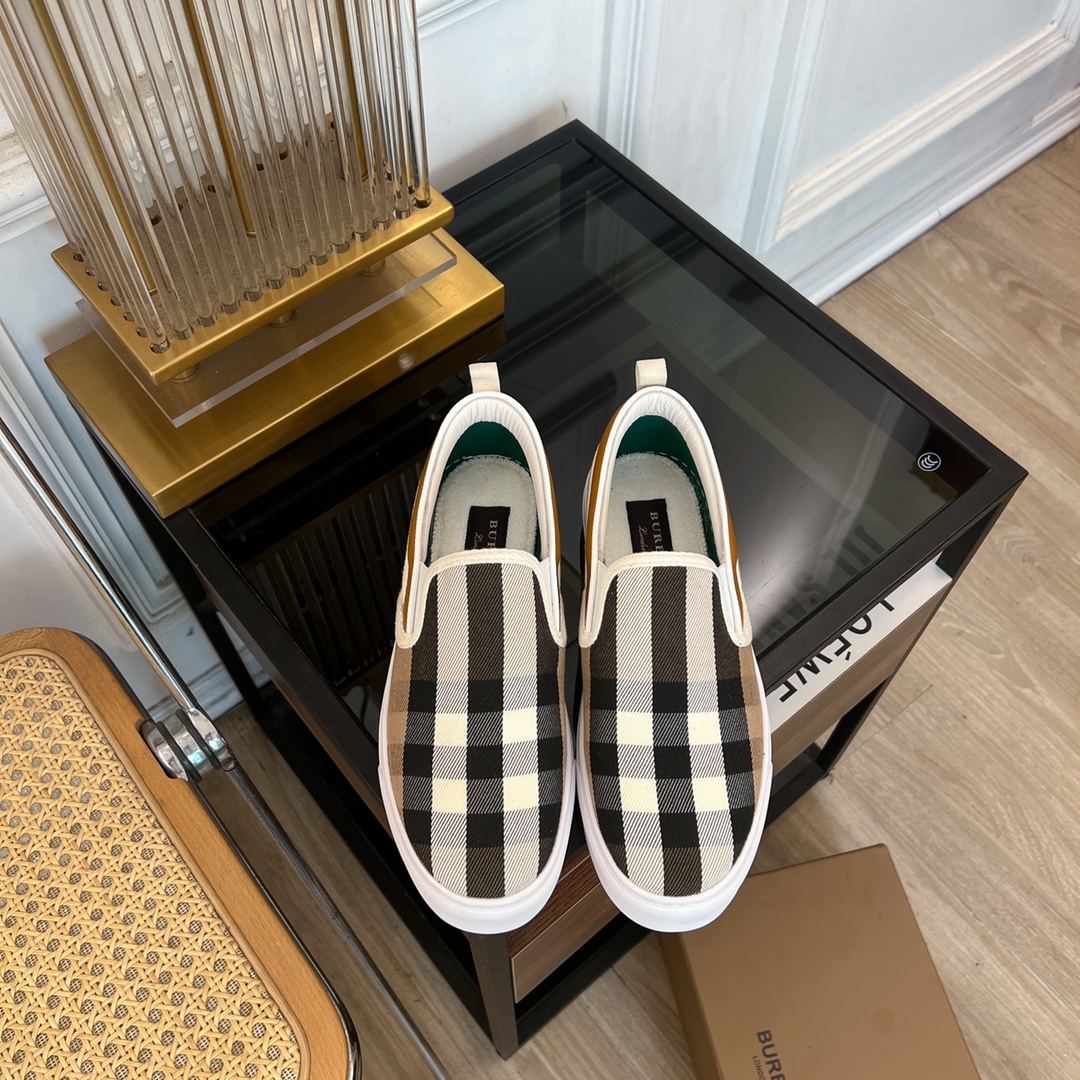 2024 Burberry Lovers Collection: BBR Classic Series in Rare Materials - 图片 1