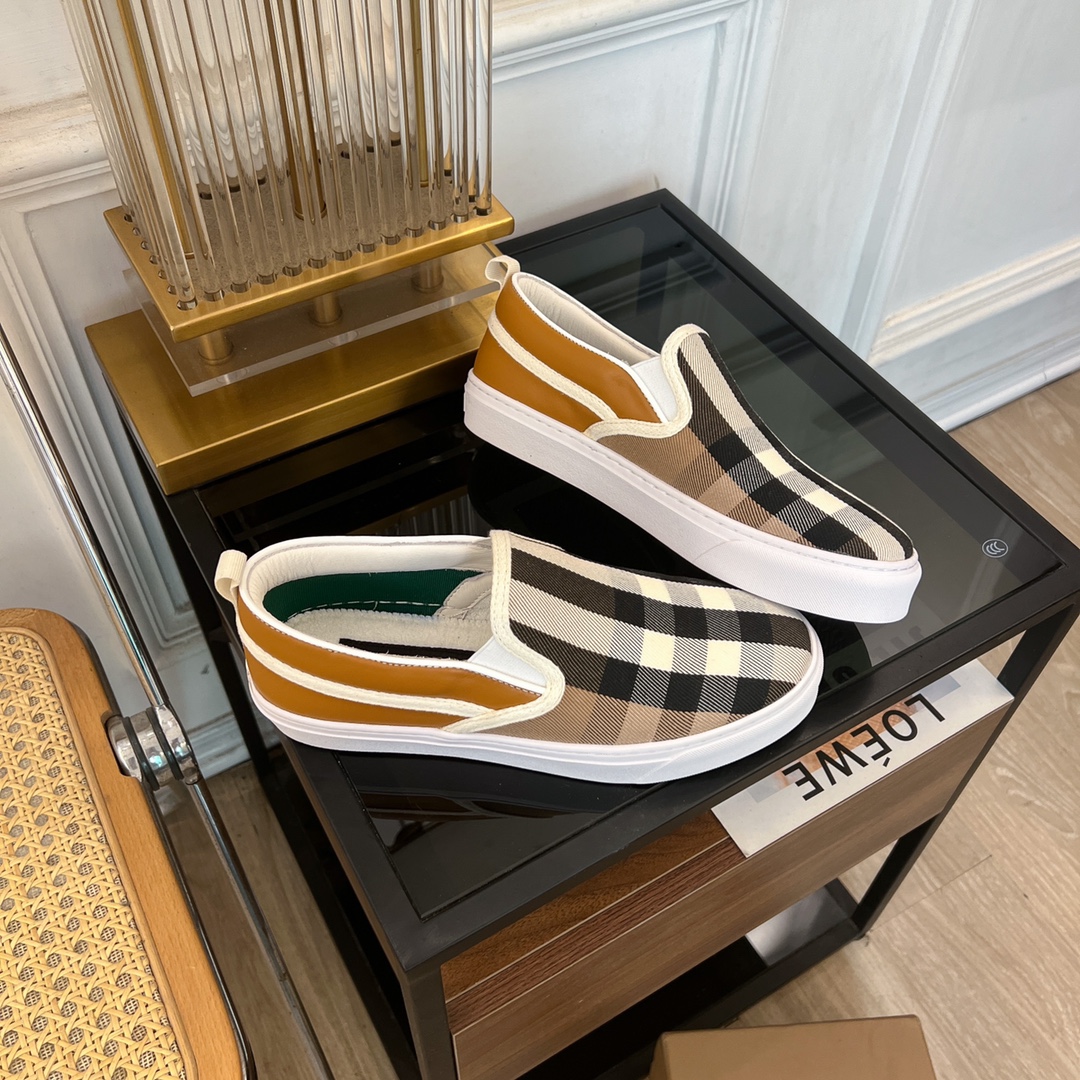 2024 Burberry Lovers Collection: BBR Classic Series in Rare Materials - 图片 4