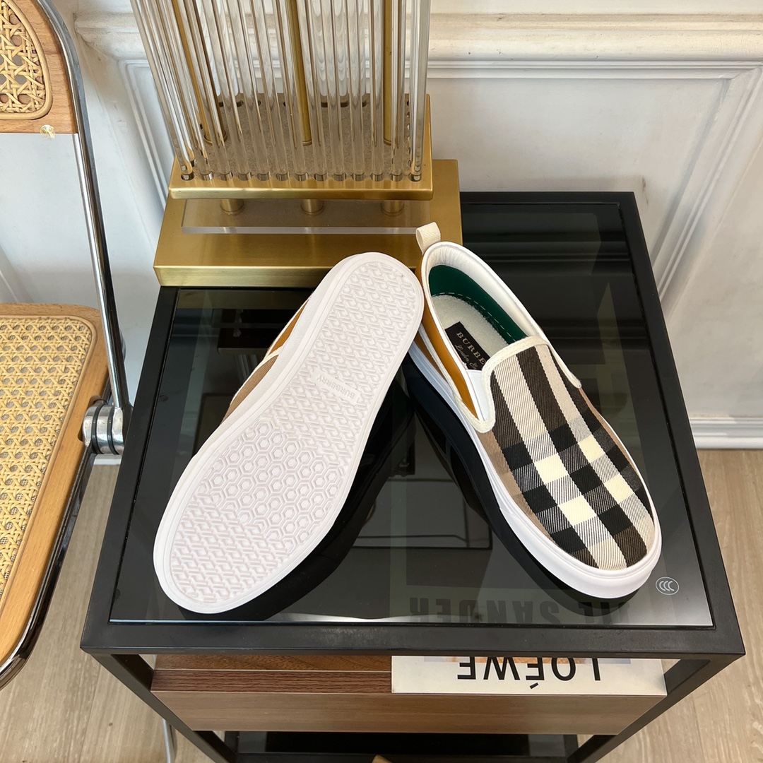 2024 Burberry Lovers Collection: BBR Classic Series in Rare Materials - 图片 9