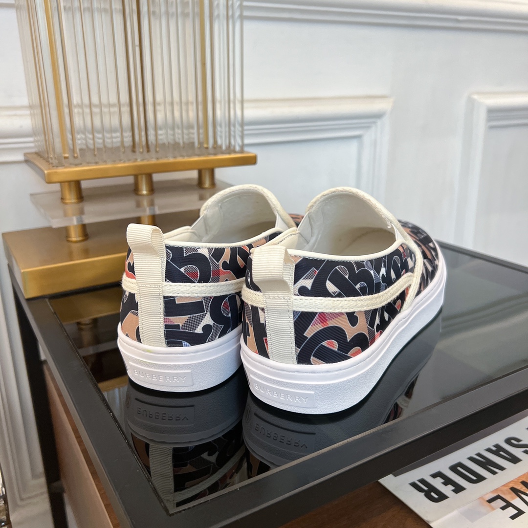 2024 Burberry Lovers Collection: Vintage Cotton and Leather Shoes. - 图片 6
