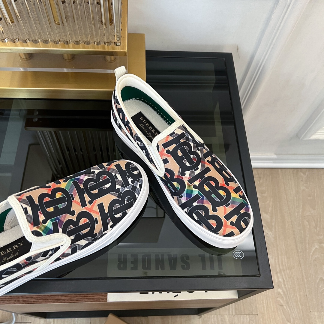 2024 Burberry Lovers Collection: Vintage Cotton and Leather Shoes. - 图片 8