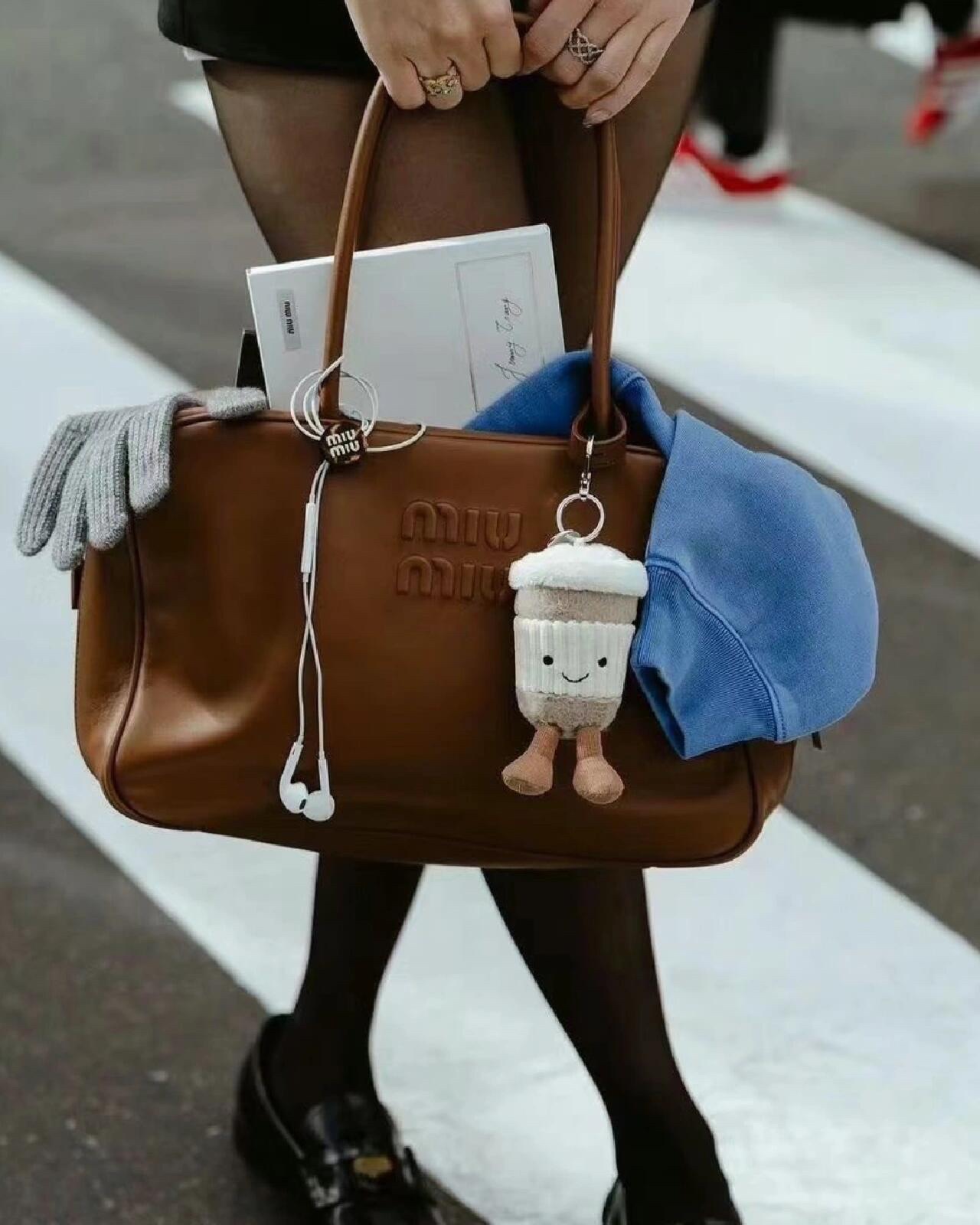Miu Miu miumiu long handle strapless model, come on, come on