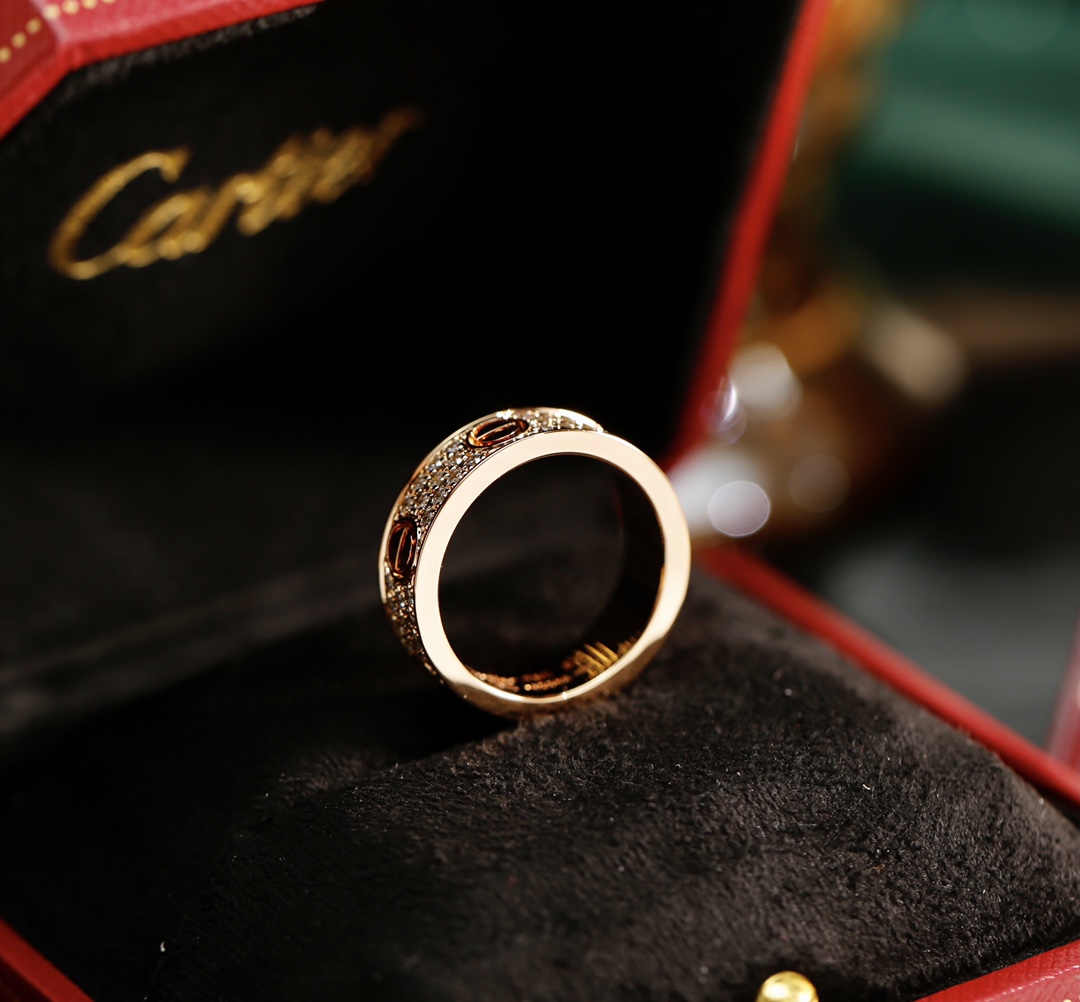 Cartier Cartier 卡家宽版满天星三排六钻戒指