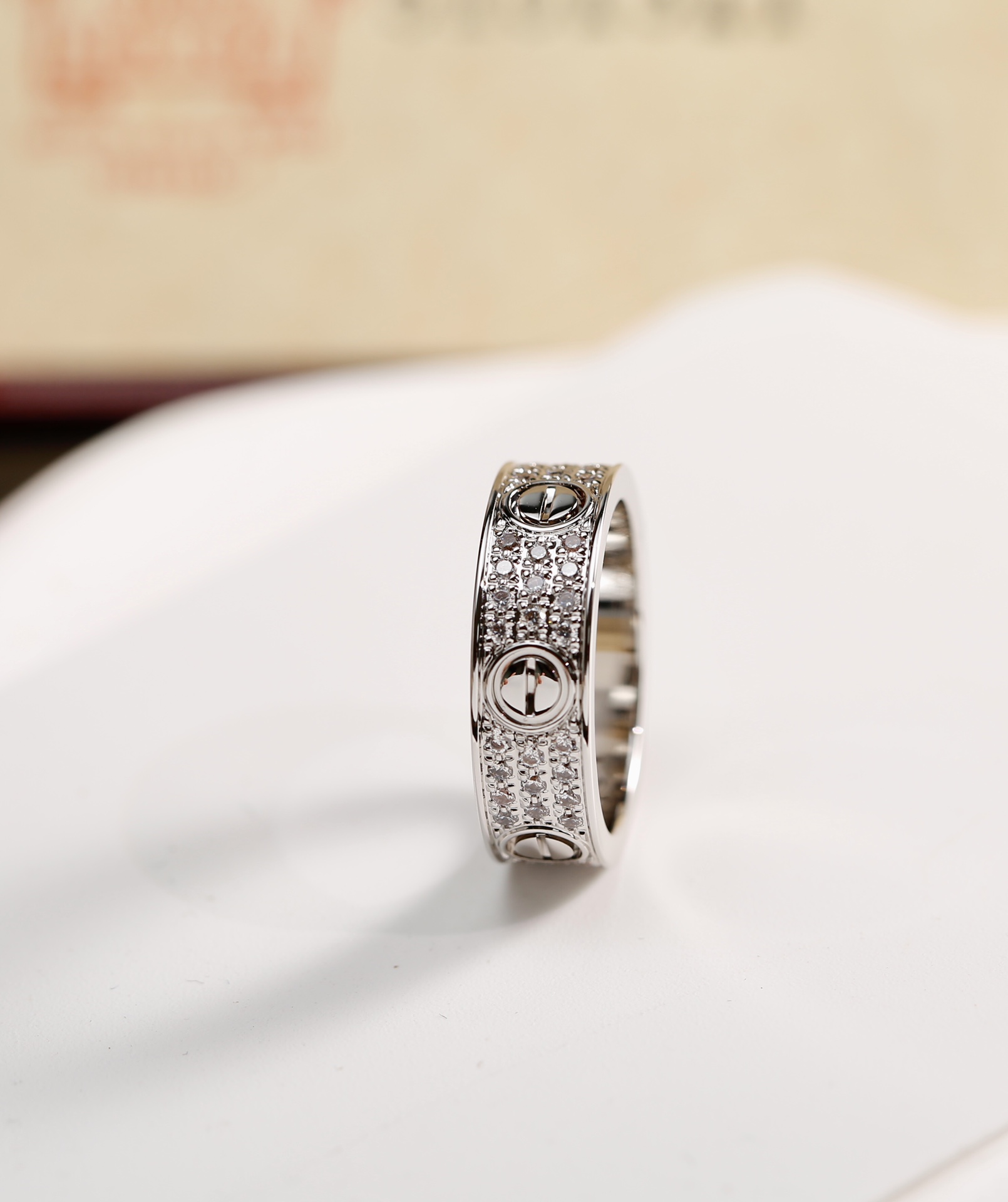 Cartier Cartier 卡家宽版满天星三排六钻戒指