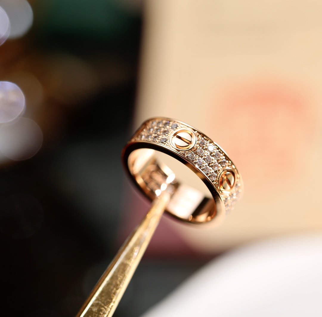 Cartier Cartier 卡家宽版满天星三排六钻戒指