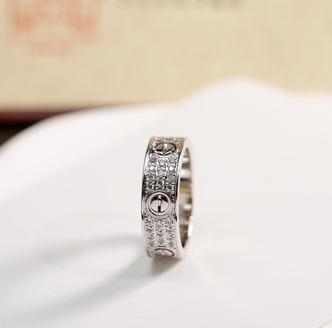 Cartier Cartier 卡家宽版满天星三排六钻戒指