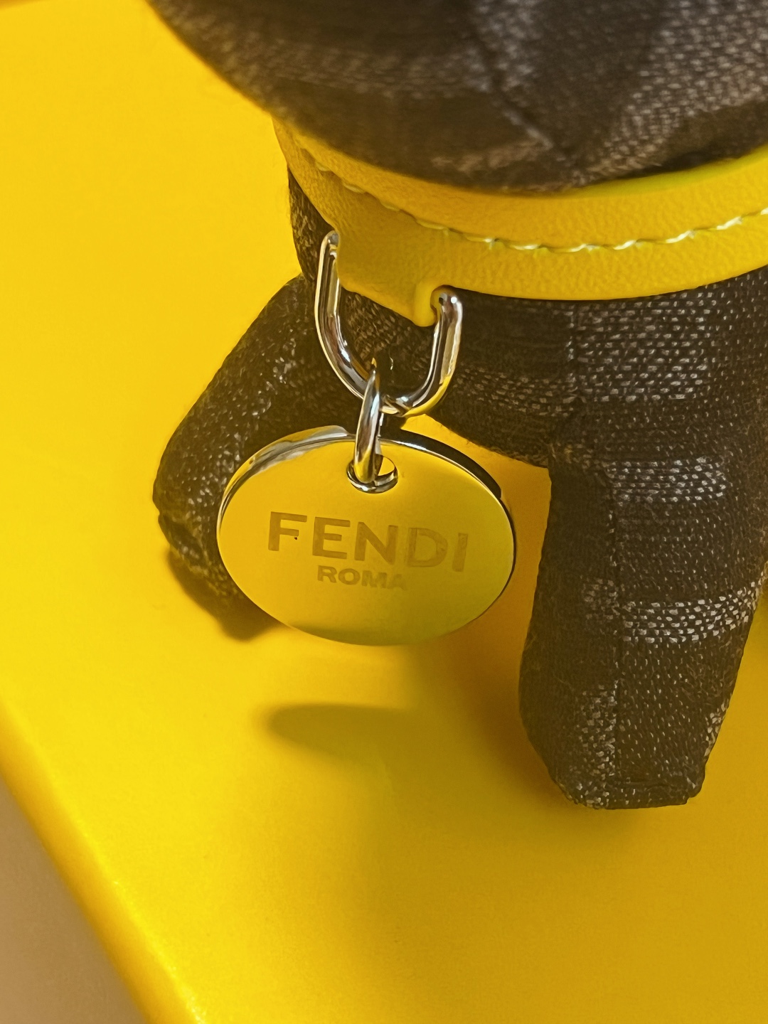Artistic Dog Pack with Imported Steel Hardware and FENDI Sticker. - 图片 4
