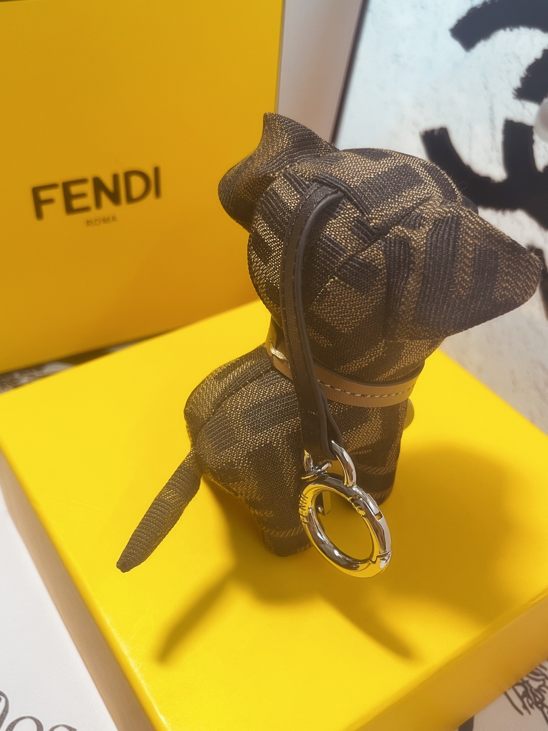 Unique Dog Pack Art: FENDI Steel Hardware for Children’s Fun - 图片 3