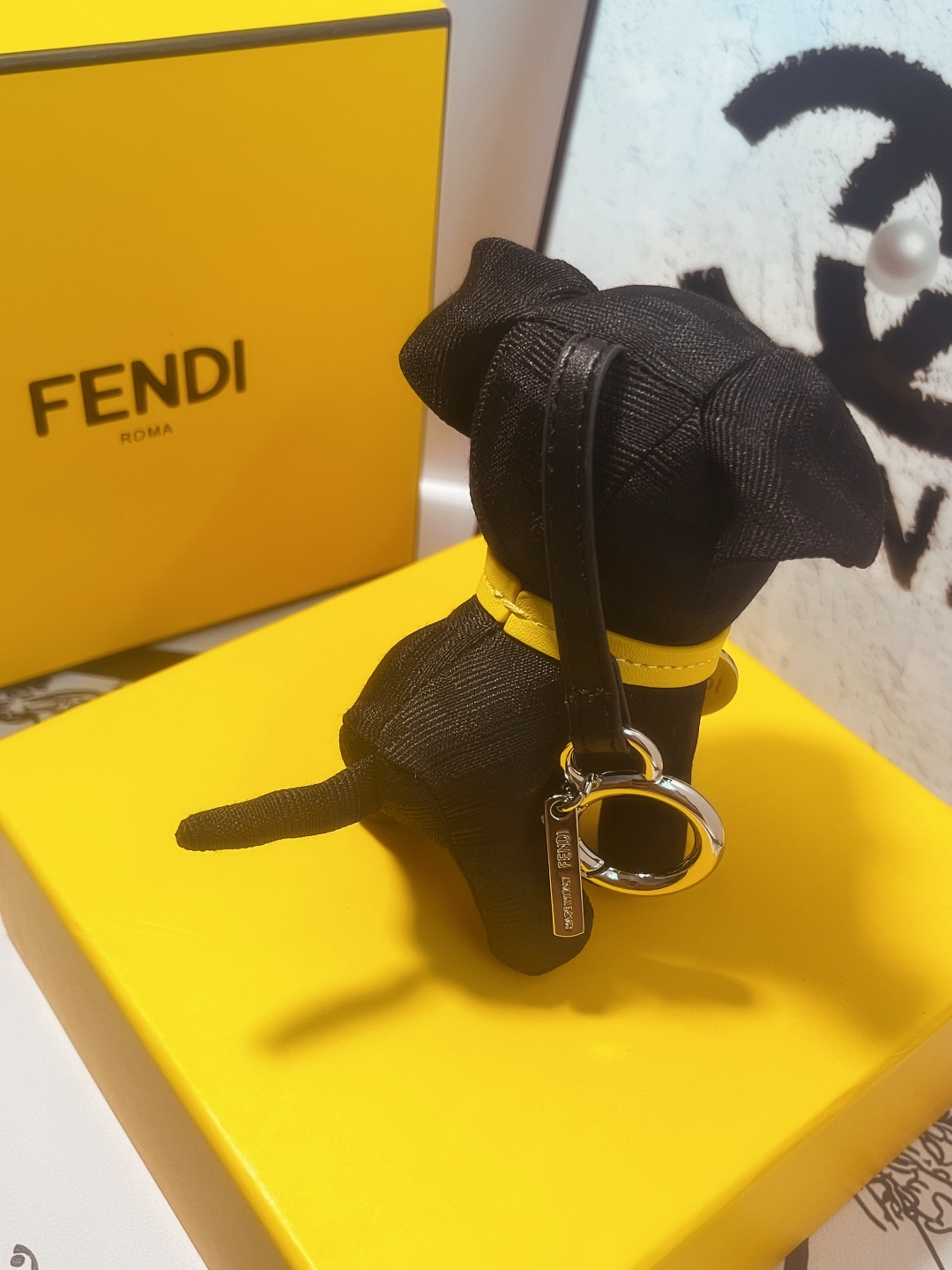 F147: Unique Dog Pack Art with Imported Steel Hardware and FENDI Sticker - 图片 3