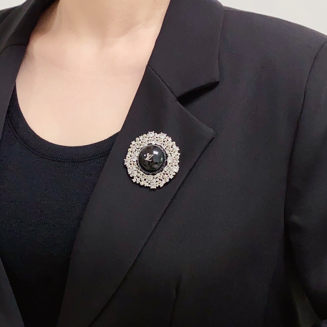 Louis Vuitton Joyas Broche Incrustados con diamantes Mujeres