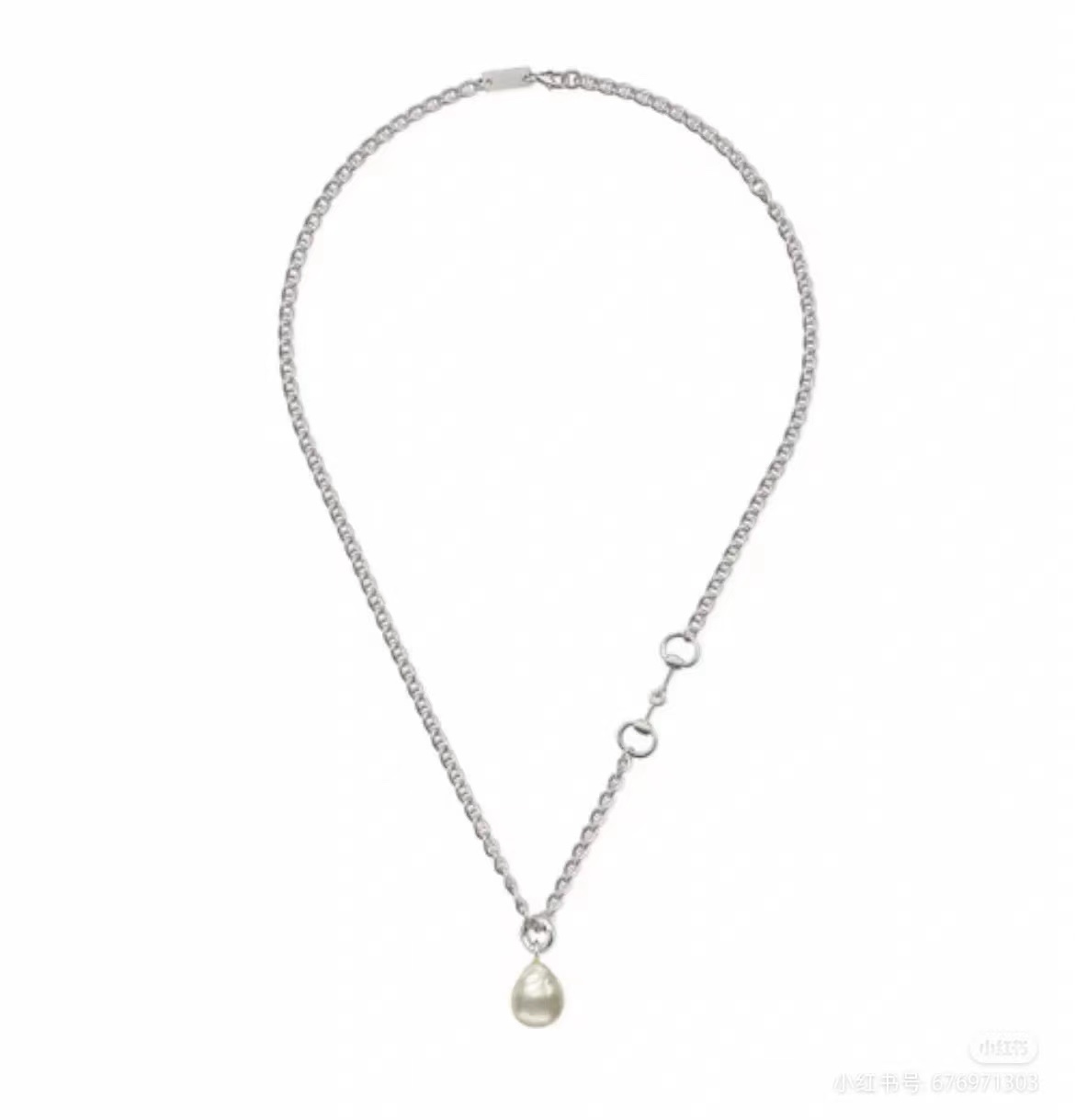 NO:108714,Gucci gold is made with pearls, and the new product is released. Jumei's latest necklace has a higher grade. The same style as the star. Details are on the market. This style has been released. Gucci is very good at matching trendy clothes, jewelry quality, gucci, necklace, gold19860909批古驰黄金是带珍珠 新品发布巨美最新款项链档次更高明星同款 细节对版 非市面亮面版型 这款一直在出 古弛里面热卖款 非常好搭配潮流衣服,饰品精品,gucci,necklace,gold,Jewelry