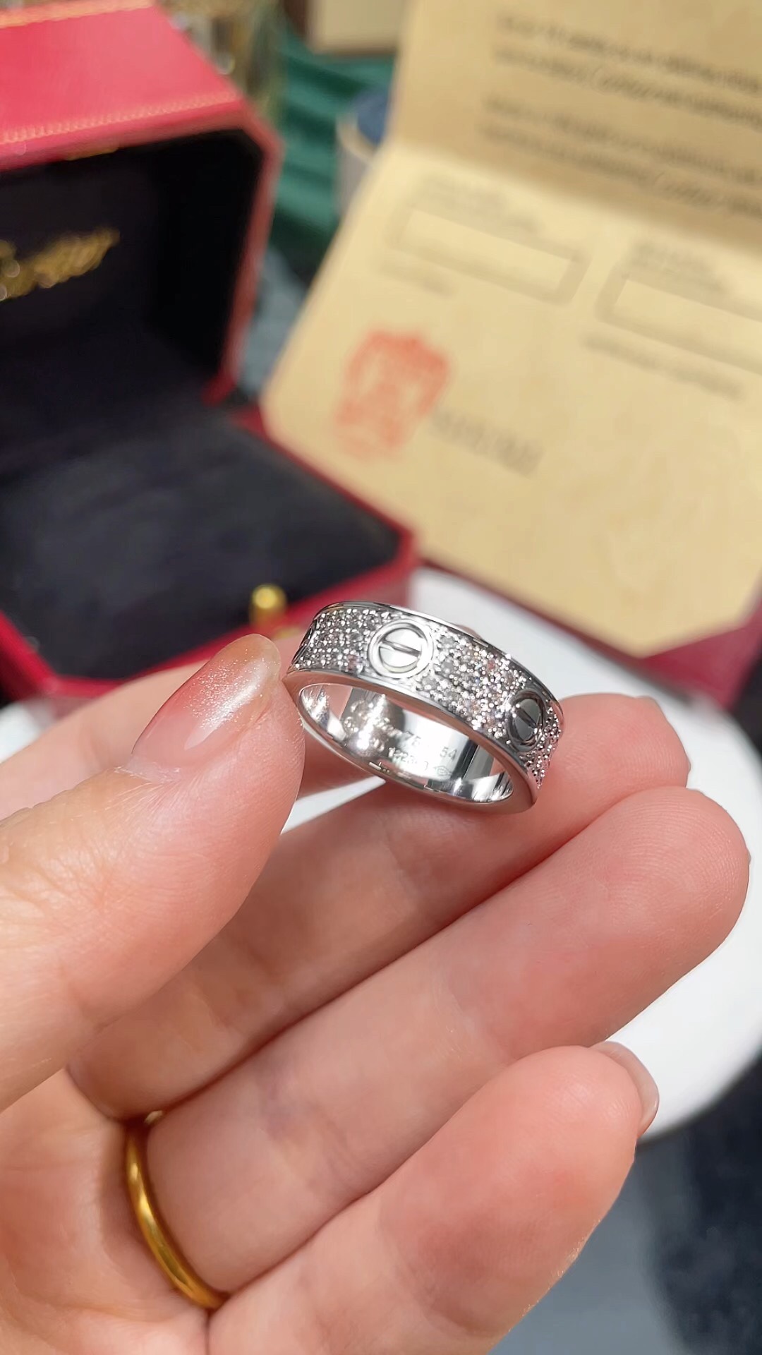 Cartier Cartier 卡家宽版满天星三排六钻戒指