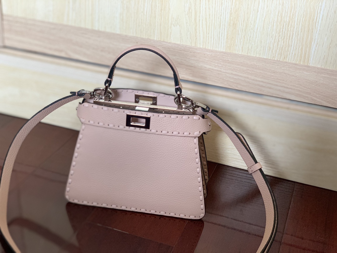 Fendi I See U Petite Small HandbagLight Pink