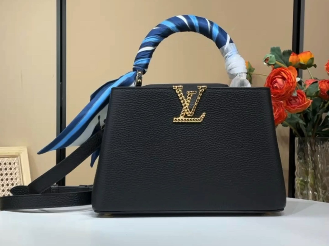 Louis Vuitton [Capucines bb handbag] M24673 M48865 black (scarf wrist) short video