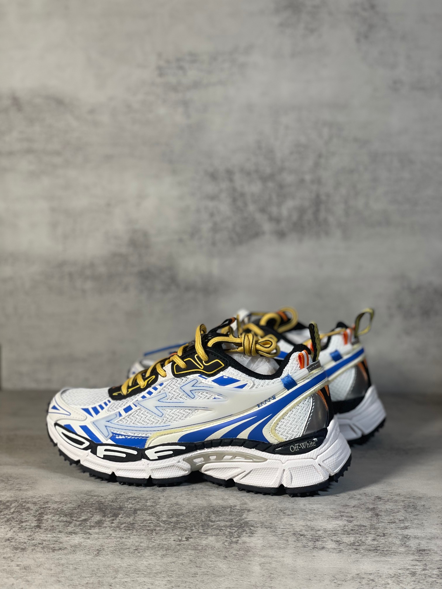 Off-White 2024 Retro Running Shoes - Lightweight, Breathable, and Stylish! 9 a1717167881382 8886