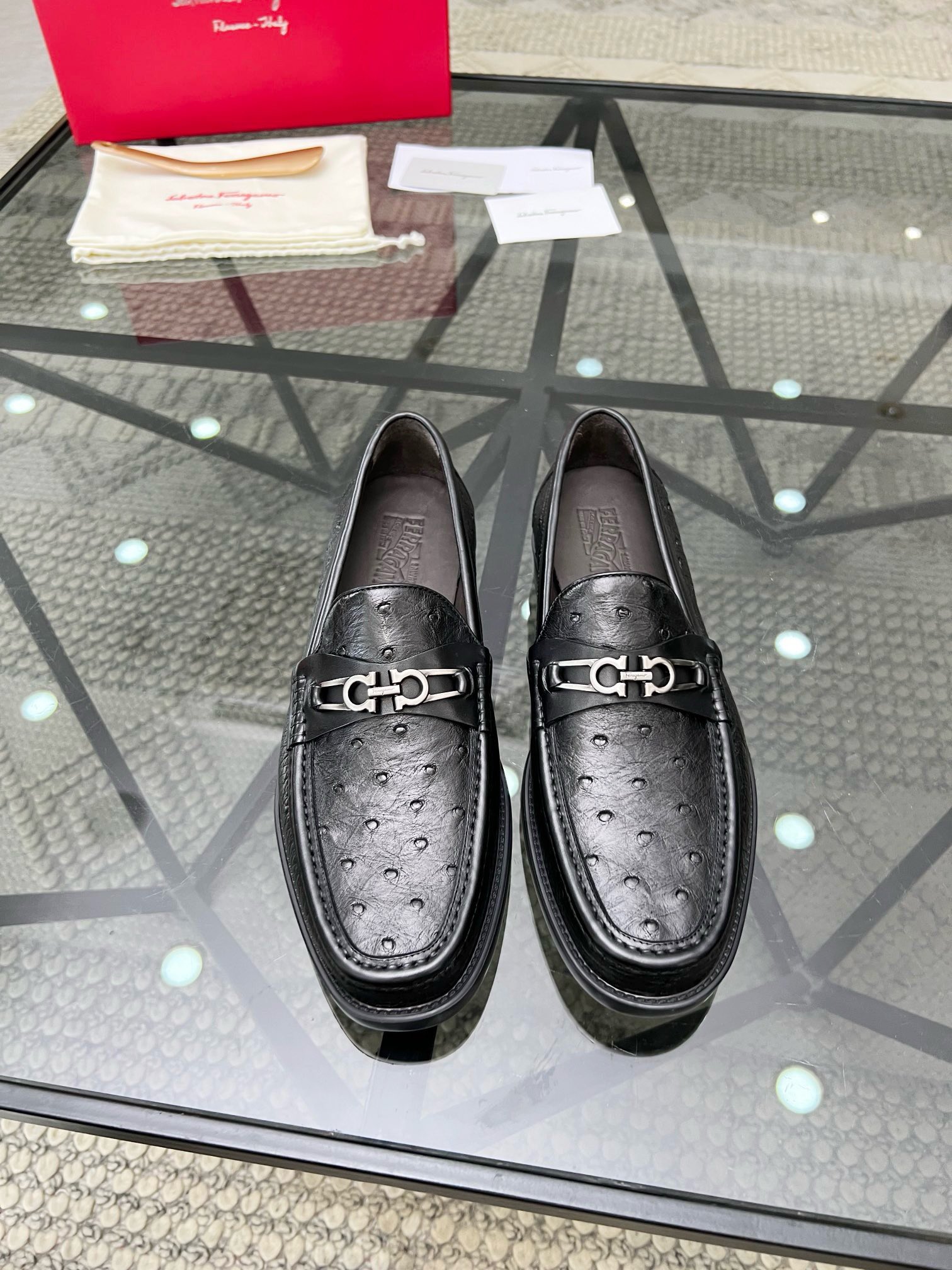 NO:216750,Brand Ferragamo Color original color matching Size 39-44 Custom made 38.45 Price Material Ferragamo High-quality · Real-life new style Business casual leather shoes Top original single cow goods regular shoe factory upper imported ostrich leather luxury cowhide high-end quality original hardware buckle matching makes the whole shoe high-end and atmospheric Original foamed sole, Ferragamo leather shoes, ferragamo, ferragamo, cowhide, ostrich skin19860909品牌Ferragamo 颜色原版配色 码数39-44定做38.45 价格 材质菲拉格慕高质·实拍新款 商务休闲皮鞋顶级原单牛货正规鞋厂出品鞋面进口鸵鸟皮奢华牛皮内里高端品质原版五金扣搭配使整个鞋子高端大气 原版发泡大底,菲拉格慕 皮鞋,ferragamo,ferragamo,cowhide,ostrich skin,Men's shoes