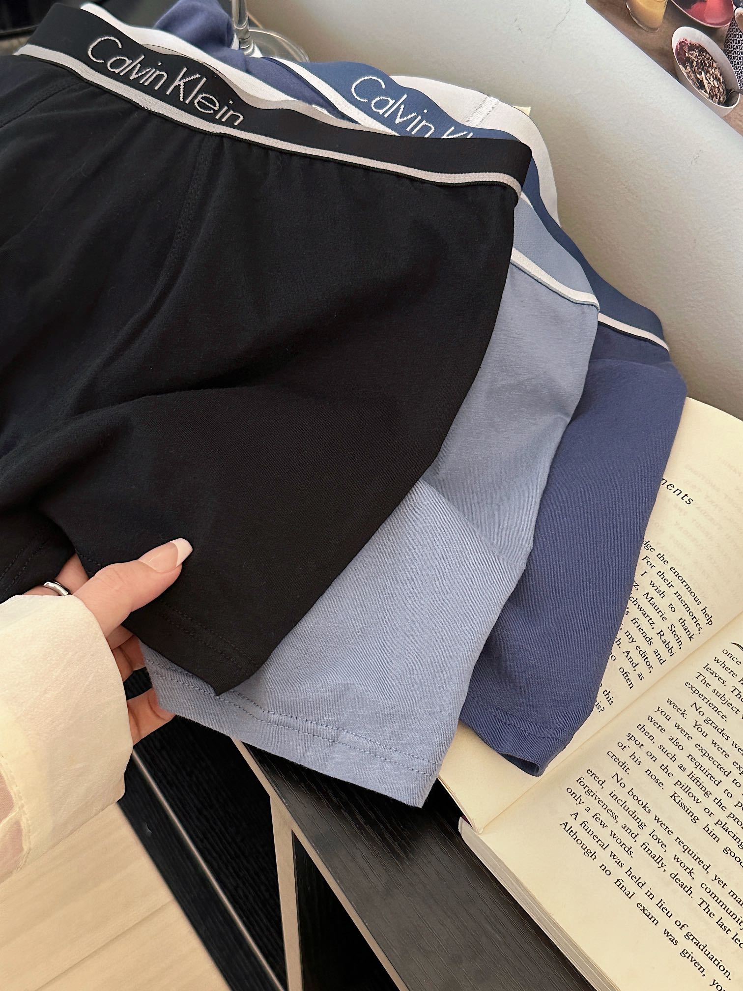 快给你家臭狗子换内裤吧 好穿到爆炸买给男朋友 他们绝对需要能记住你一辈子的礼物很多男生的内裤都破洞了不舍