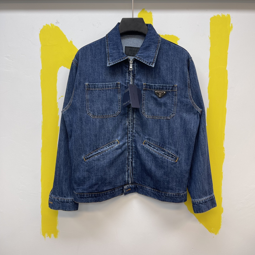 🧧PR*DA Chaqueta vaquera ligera triangular con cremallera Talla: S-XL Esta chaqueta ligera presenta una silueta sencill…