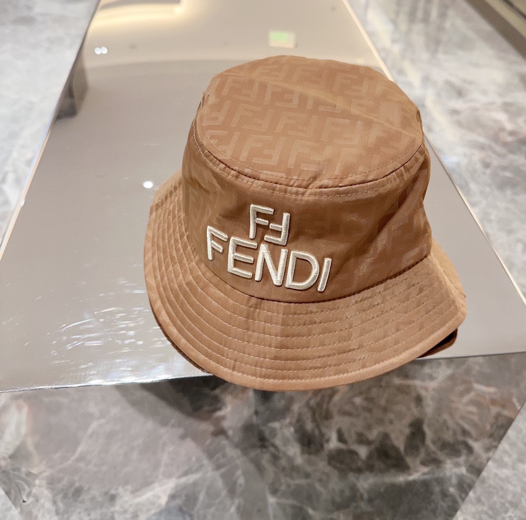 NO:202210,FE*DI Fendi Spring and Summer New Satin Fabric Double F Presbyterian Fisherman's Hat, minimalist and high-end style, trendy items from Internet celebrity fashion experts. The colors are very fashionable and have a great gloss. The turnaround rate is full!  Fashionable trendy people are sure to join!  Hat fisherman hat baseball hat knit hat, hat, fendi, espadrilles, hats19860909FE*DI芬迪春夏新款缎面面料双F老花渔夫帽 极简高级风,网红时尚达人的潮搭单品 色系都特别洋气,光泽感超好.回头率十足！ 时尚潮人必入！帽子渔夫帽棒球帽针织帽,帽子,fendi,espadrilles,hats,hat