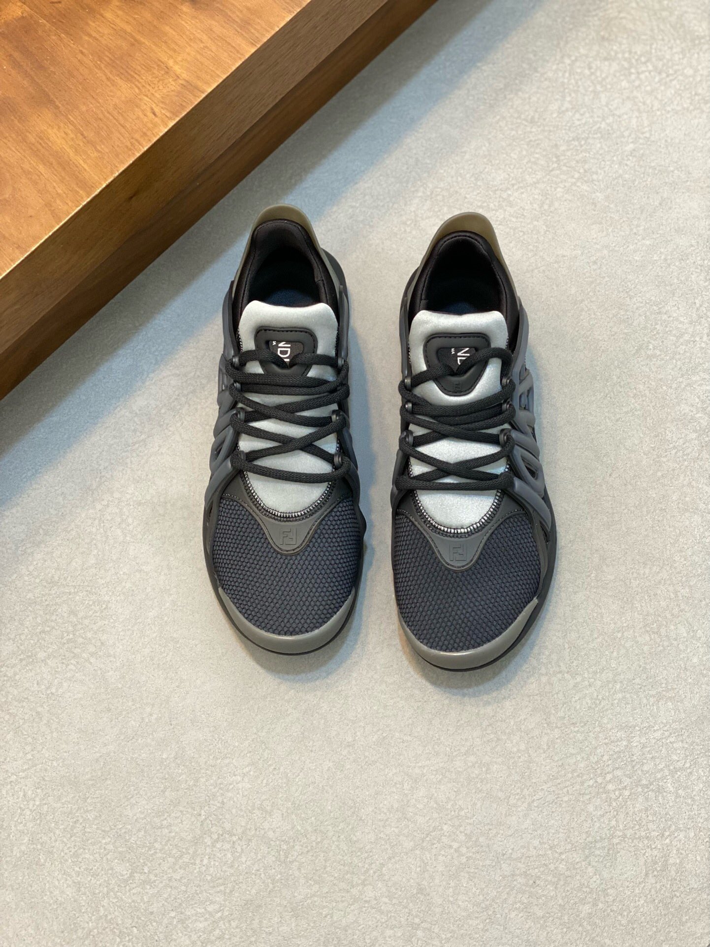 NO:218333,Brand FENDI color original color matching Size 38-44 Customized 45.46 Price Material Fendi new style Boutique casual shoes Original high-quality upper cowhide with mesh fabric making mesh fabric Neli mesh fabric insole style fashionable dynamic original Fendi comfortable sole Simple and elegant sports and casual, Fendi casual shoes, fendi, fendi, cowhide19860909品牌FENDI 颜色原版配色 码数38-44定做45.46 价格 材质芬迪新款 精品 休闲鞋 原版高品质鞋面牛皮搭配网布制作 网布内里网布鞋垫版型时尚 动感十足原版芬迪舒适大底 简洁大方运动休闲,芬迪休闲鞋,fendi,fendi,cowhide,Men's shoes