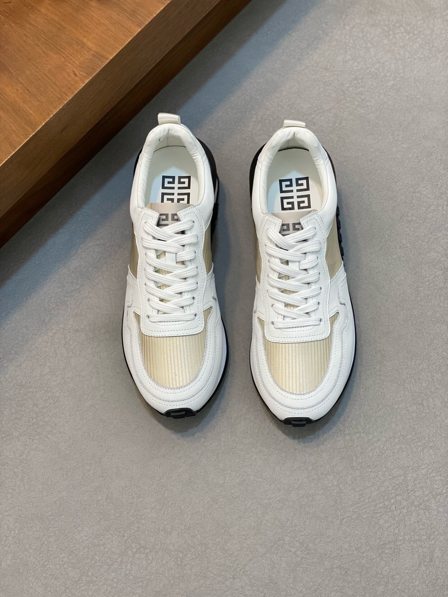 NO:216756,Brand GIVENCHY Color Original Color Number 38-44 Customized 45 Price Material Givenchy Top-grade Original Product!  The upper of the high-quality sports shoes is spliced ​​with imported cowhide to make it breathable and comfortable cowhide inner Cowhide feet original combination outsole style fashionable, simple and generous versatile style, Givenchy casual shoes, given, given, given, sneakers, cowhide19860909品牌GIVENCHY 颜色 原版配色 码数38-44定做45 价格 材质纪梵希顶级·原单货！精品好货运动鞋鞋面采用进口牛皮拼接而成透气舒服牛皮内里 牛皮垫脚 原版 组合大底 版型时尚简洁大方 百搭款,纪梵希休闲鞋,givenchy,givenchy,sneakers,cowhide,Men's shoes