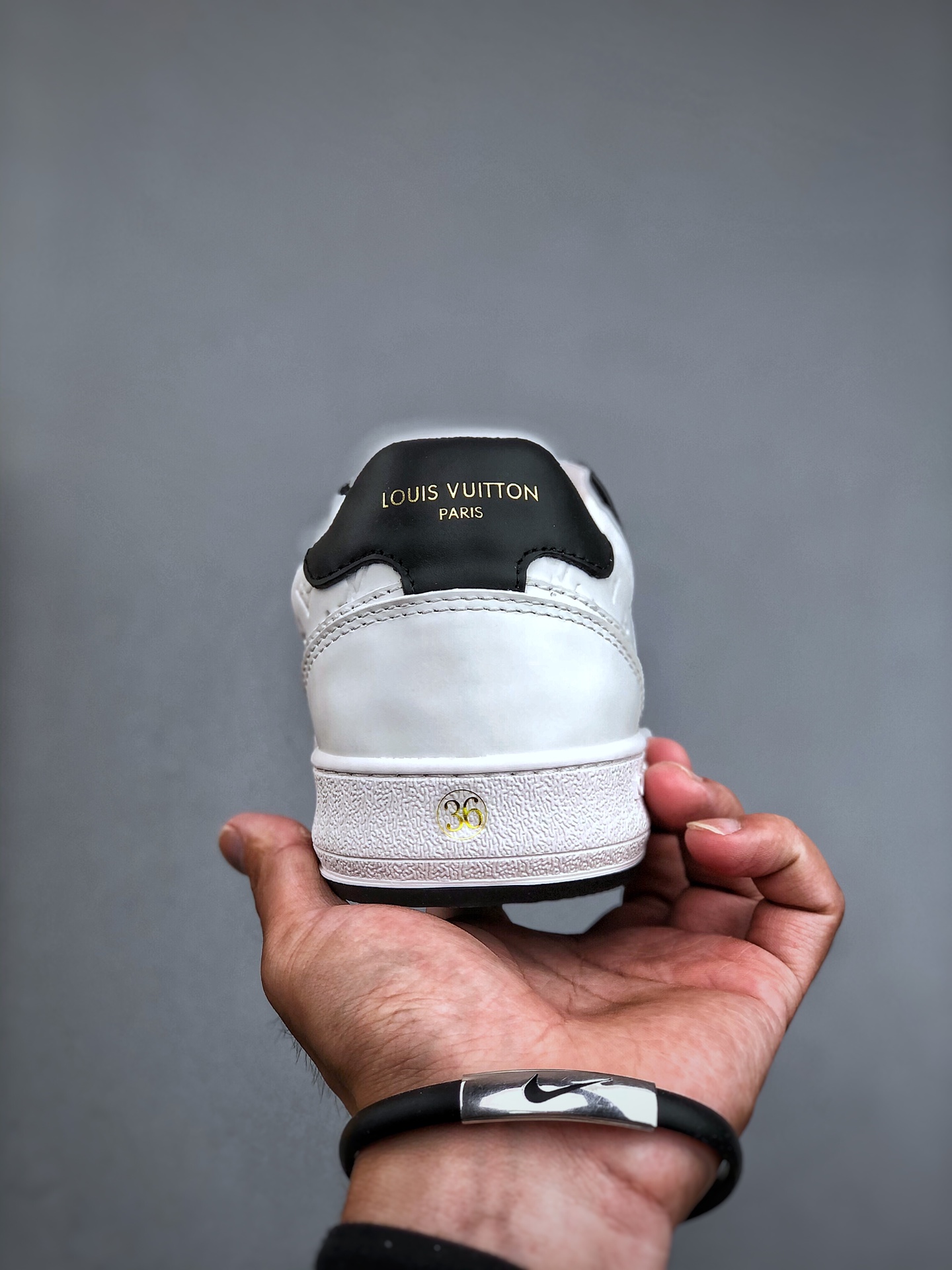 The new LV 24ss nautical embroidered sneakers are so attractive! The new LV Confetti series