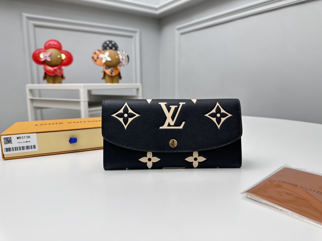NO:671654,[Top Original Order] M83138 Black This slim and elegant Emilie wallet is made of Monogram Empreinte embossed grained cowhide and can be carried as a clutch. The extra large classic Beige color Monogram embossed pattern is embellished on the black leather, which is more eye-catching and charming, and there is a zipper coin compartment inside, which is extra spacious. Size: 19 x 10 x 2cm., LV wallet, louis vuitton, wallets, handbag, cowhide19860909【顶级原单】M83138黑色這款設計纖巧高雅Emilie錢包以Monogram Empreinte壓花粒面牛皮製成,可作手拿包攜帶.特大的經典Beige色Monogram壓花圖案綴於黑色皮革上,更顯奪目迷人,而內部設有拉鏈零錢格,更見格外寬敞. 尺寸:19 x 10 x 2cm.,LV钱包,louis vuitton,wallets,handbag,cowhide,欧美剧