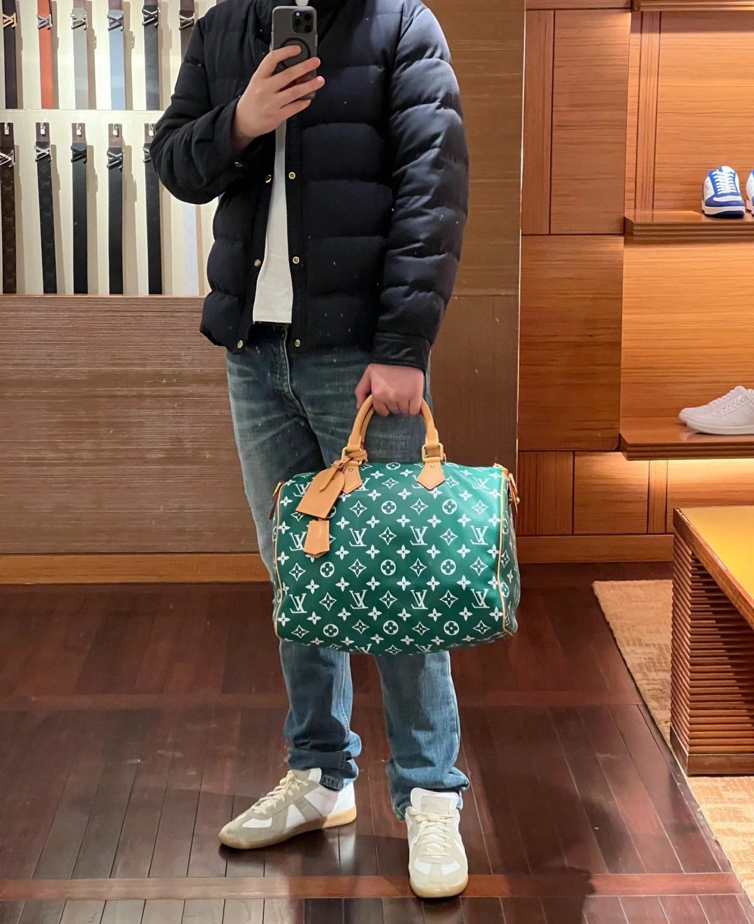 Louis Vuitton SPEEDY P9 BANDOULIERE40 handbagM24417 green model picture