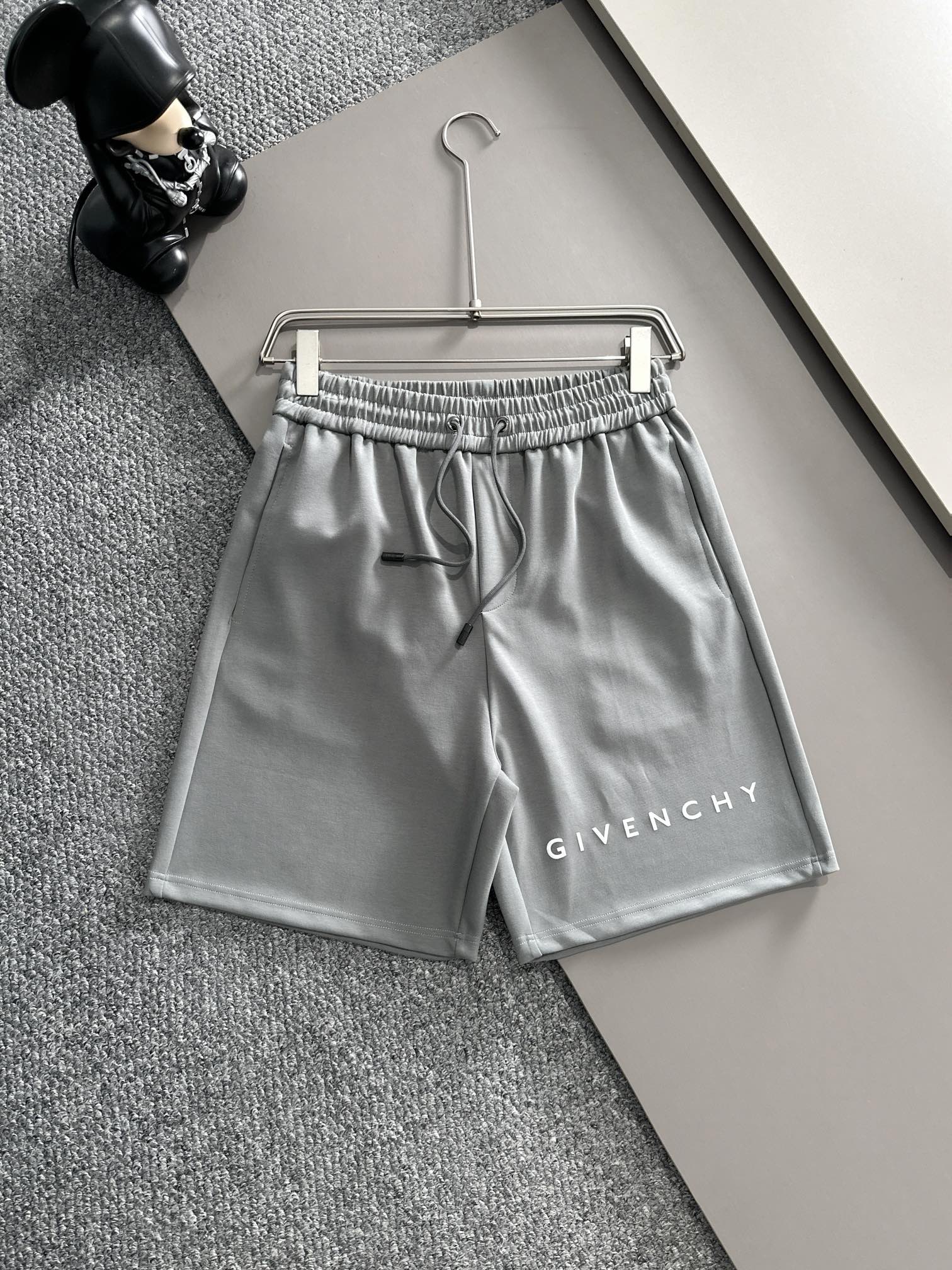 纪家. 2025春夏新款休闲短裤！官网同步发售。定制品牌经...