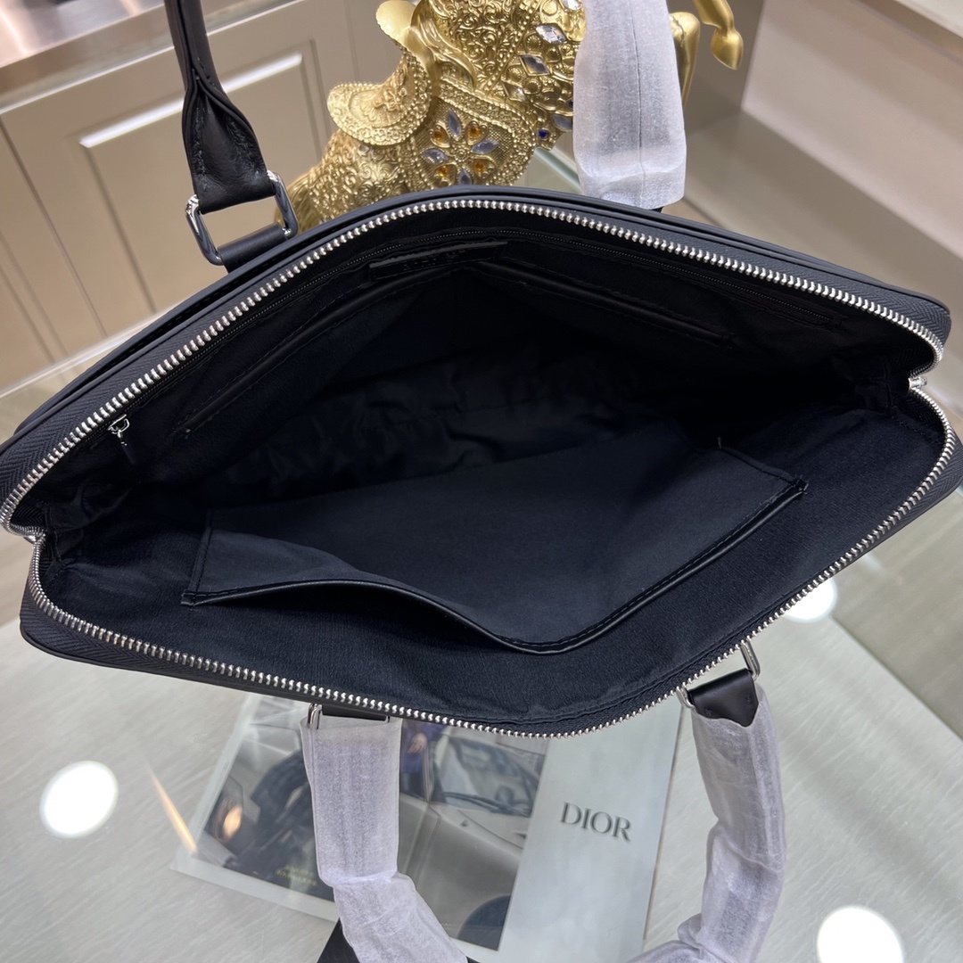 🌹新品 :Montblanc lnternational(万宝龙)🔥最新款公文包,不但包型做得好,而且品
